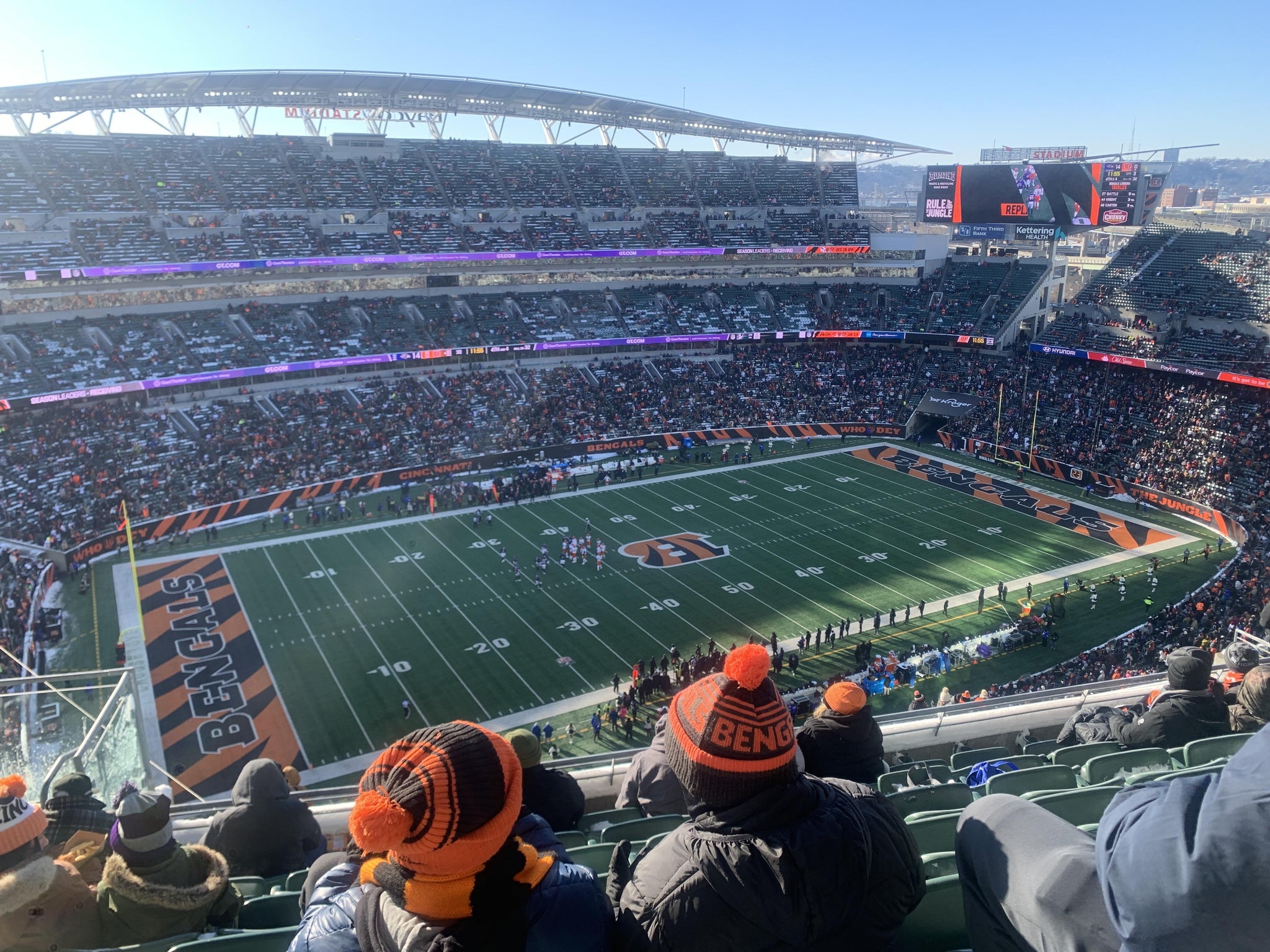 Vue réelle des fans prise de la Section 344 au site Paycor Stadium par Davionn J