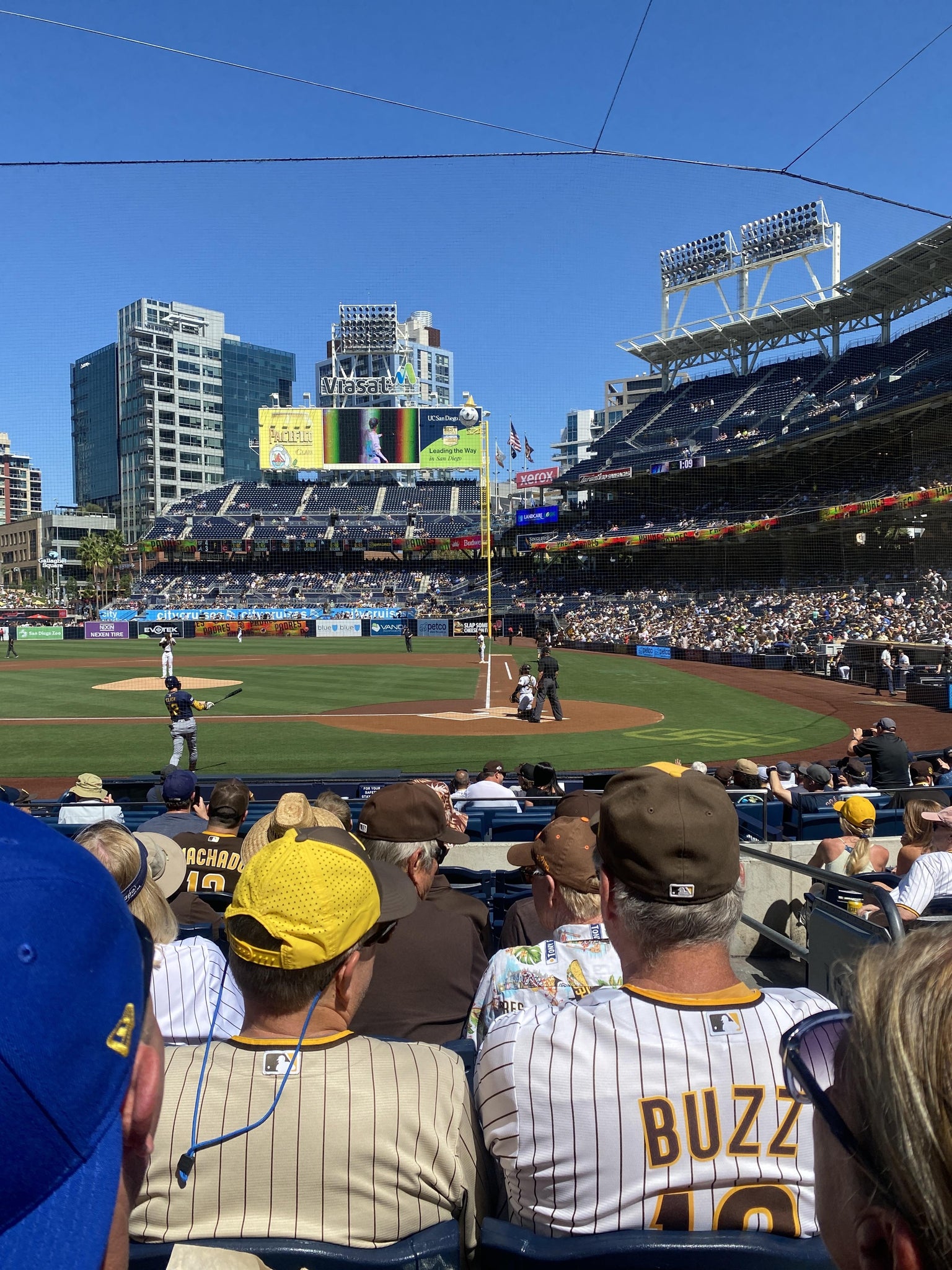 Vue réelle des fans prise de la Section 106 au site Petco Park par Becky B
