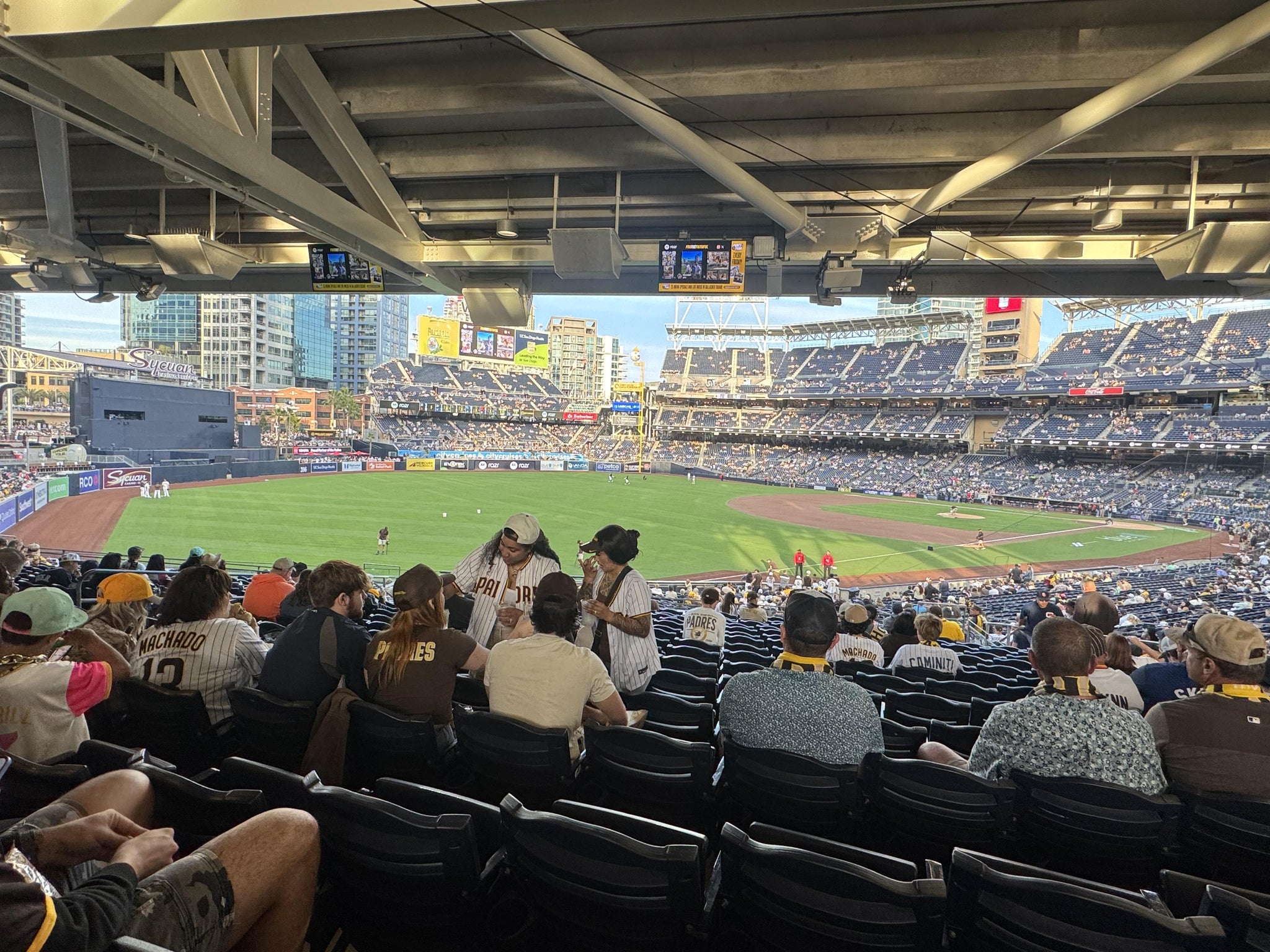 Vue réelle des fans prise de la Section 122 au site Petco Park par Anthony R