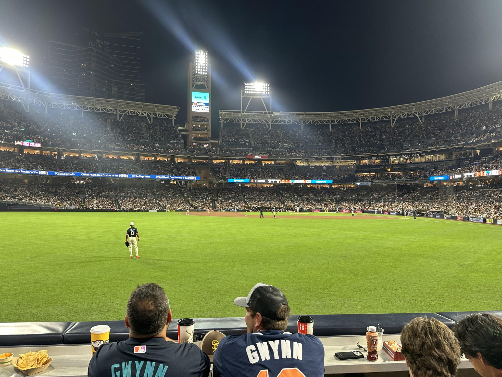 Vue réelle des fans prise de la Section 130 au site Petco Park par Alex L