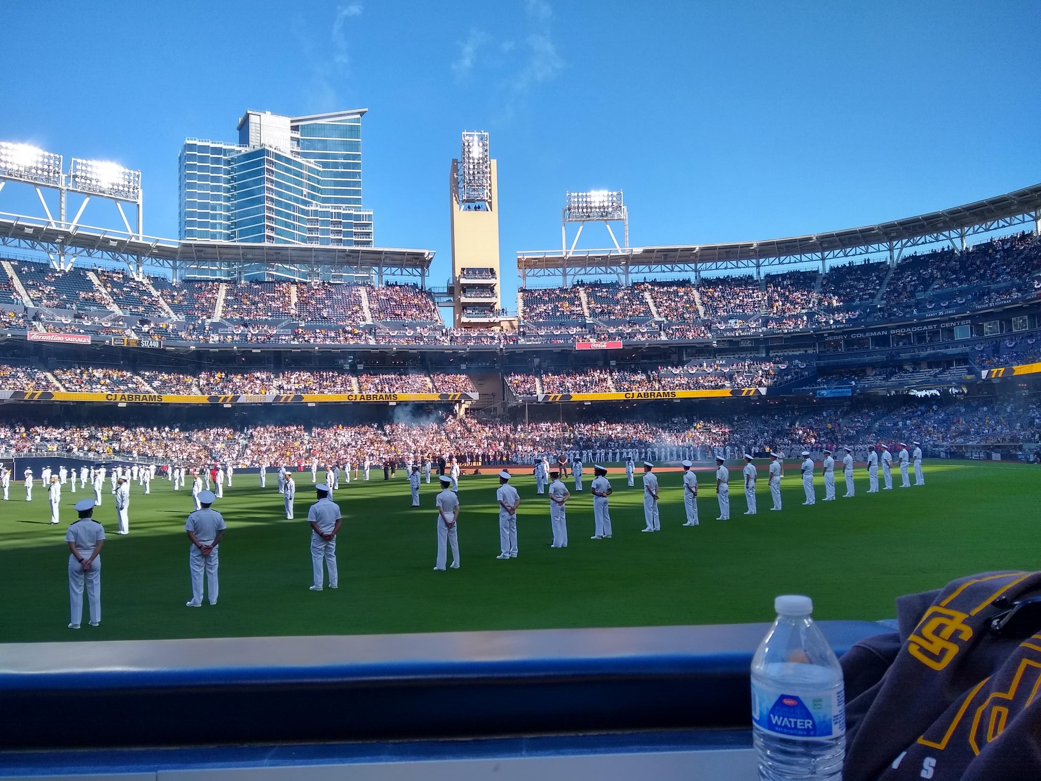 Vue réelle des fans prise de la Section 130 au site Petco Park par Kathleen L