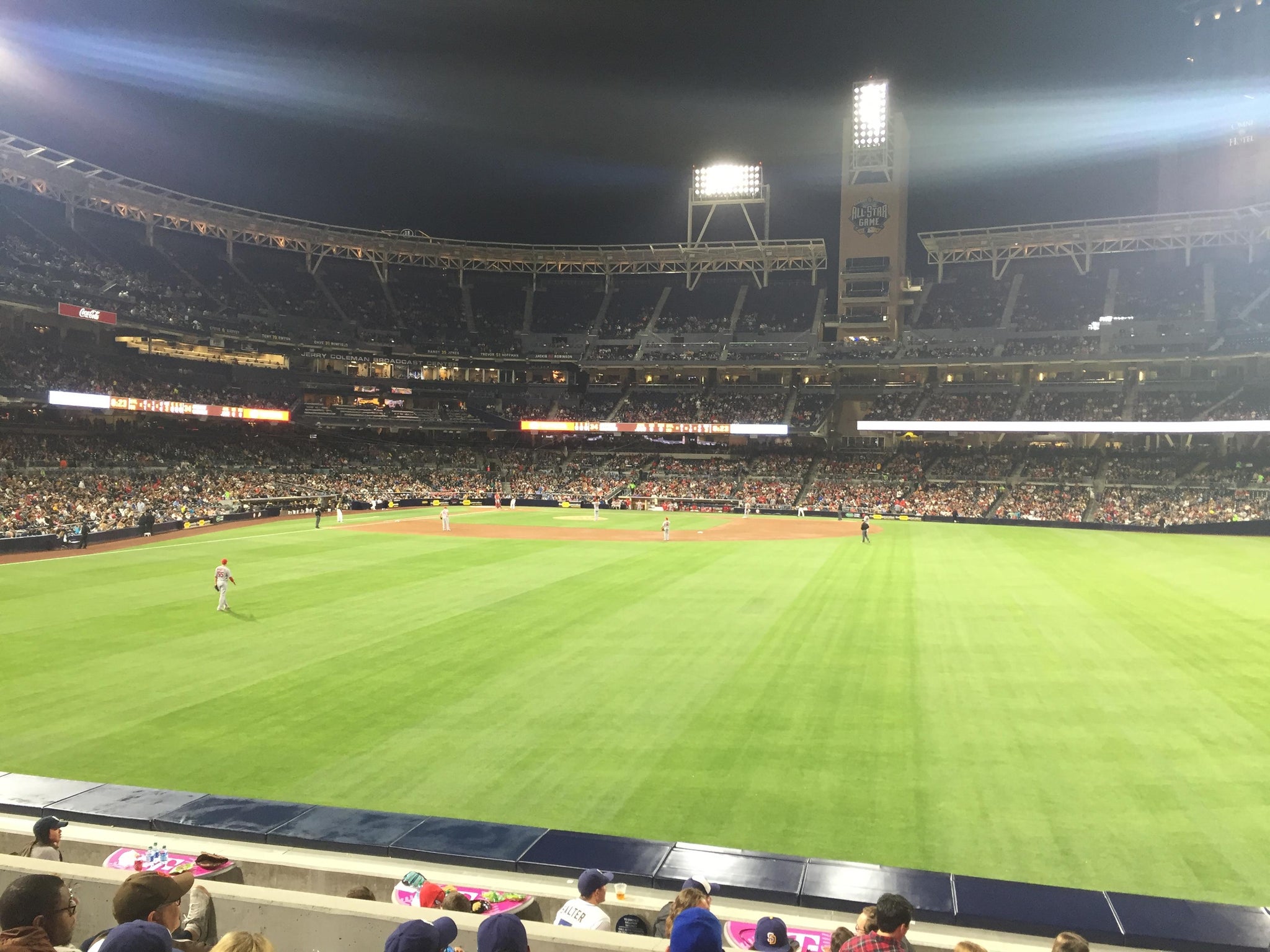 Vue réelle des fans prise de la Section 135 au site Petco Park par Joe L