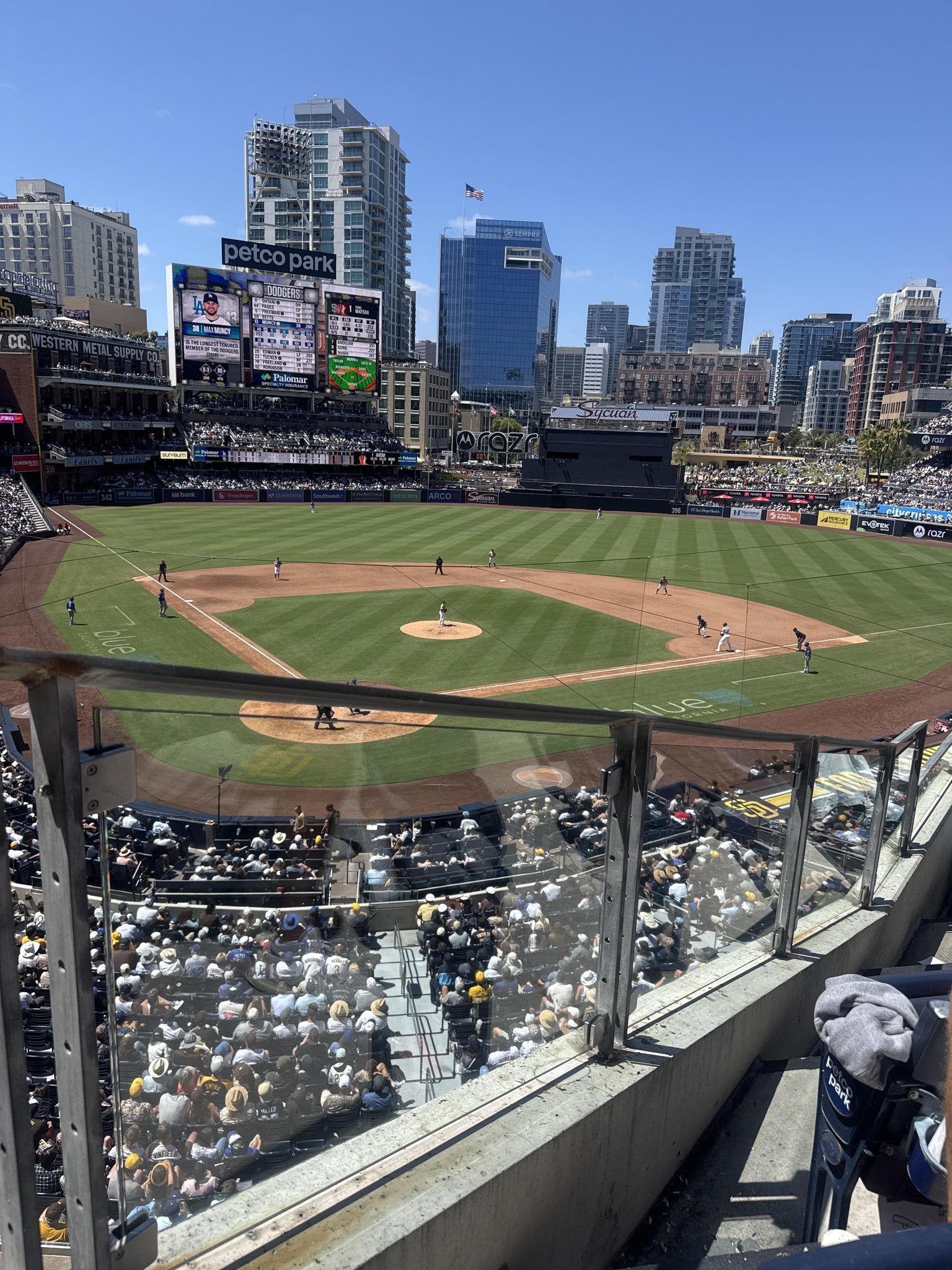 Vue réelle des fans prise de la Section 201 au site Petco Park par Robin J