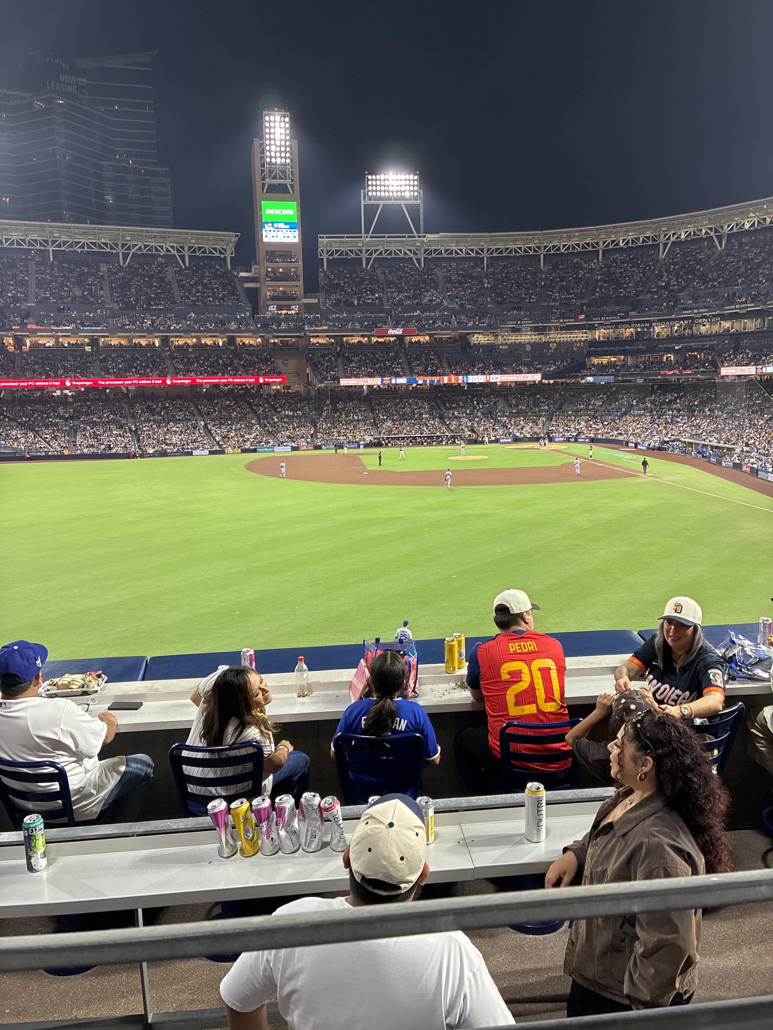 Vue réelle des fans prise de la Section 226 au site Petco Park par Ruben C