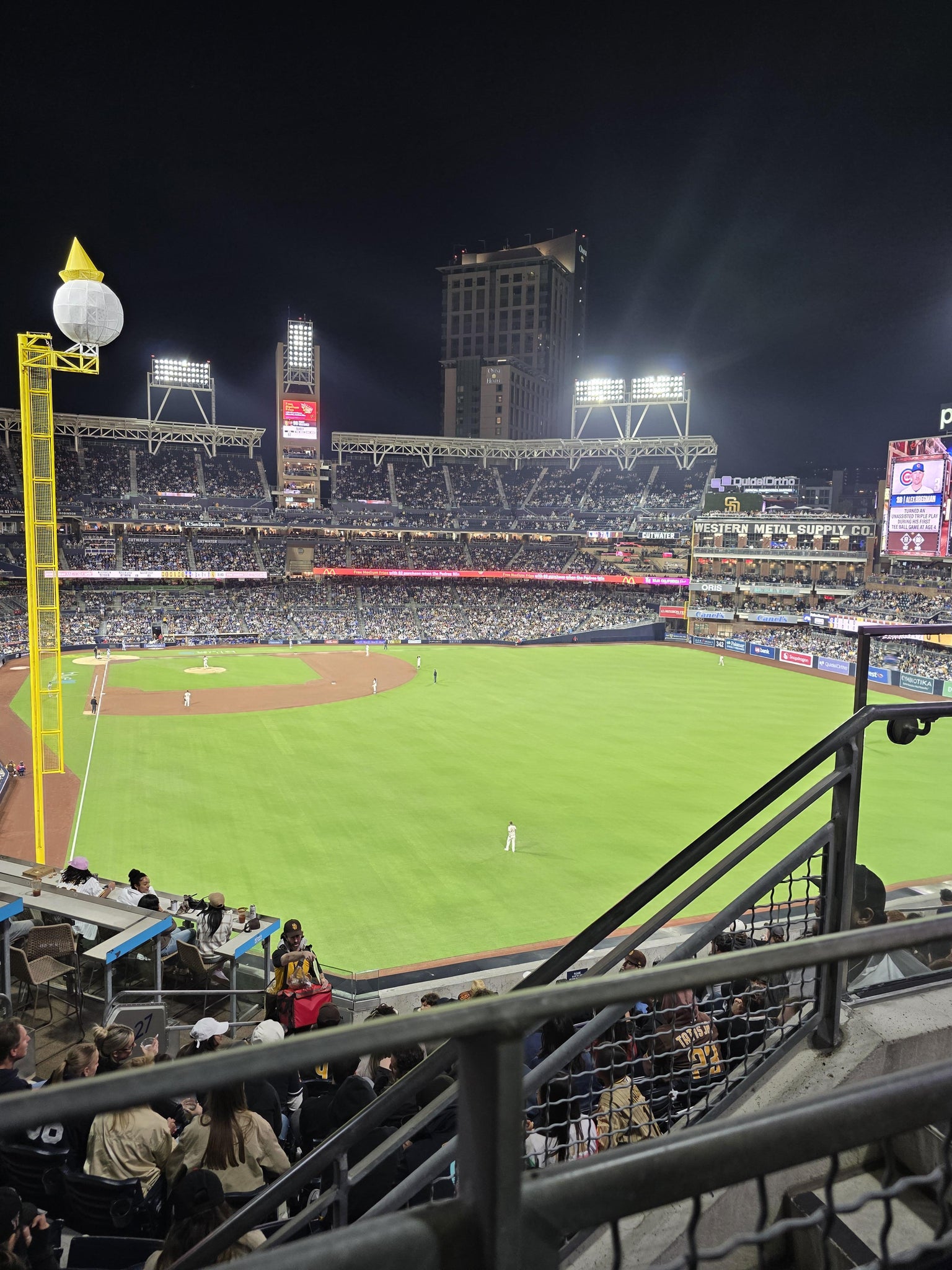 Vue réelle des fans prise de la Section 227 au site Petco Park par Cesar P