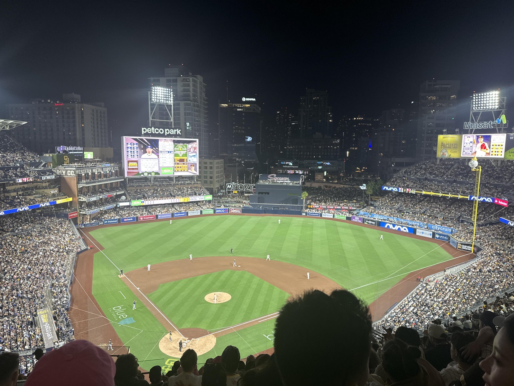 Vue réelle des fans prise de la Section 303 au site Petco Park par Glidiany V
