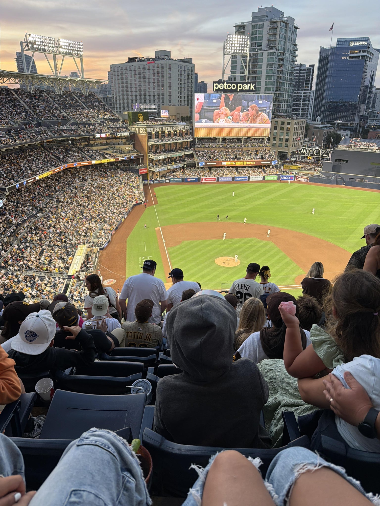 Vue réelle des fans prise de la Section 305 au site Petco Park par Laura C