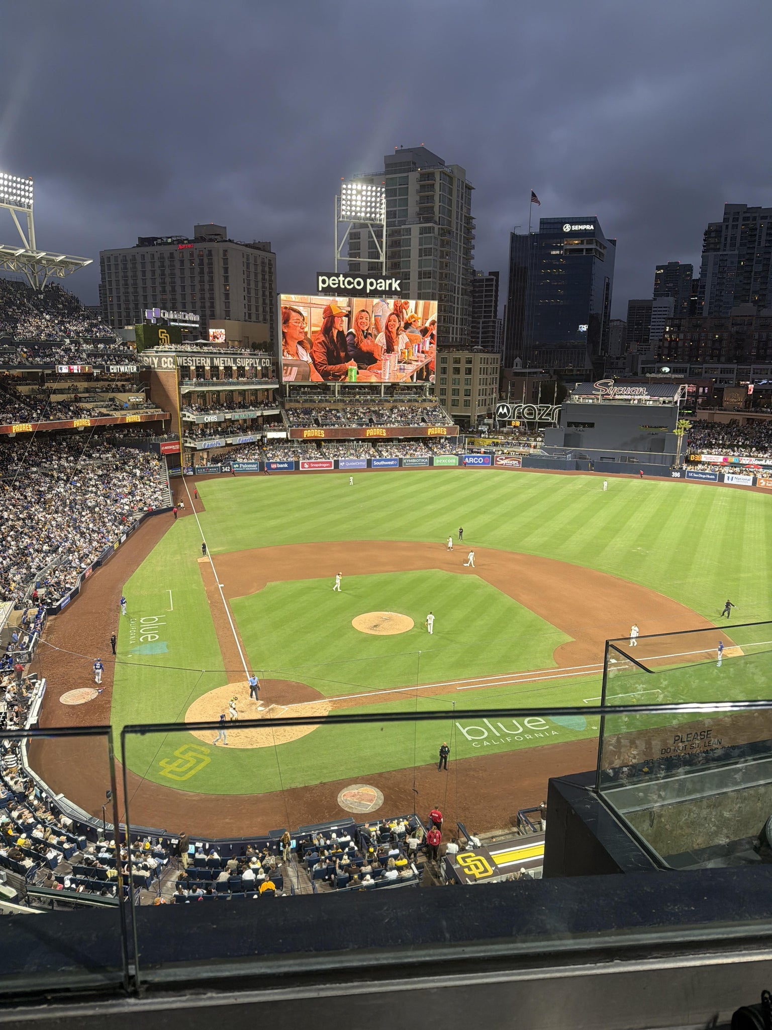Vue réelle des fans prise de la Section 305 au site Petco Park par Gustavo G