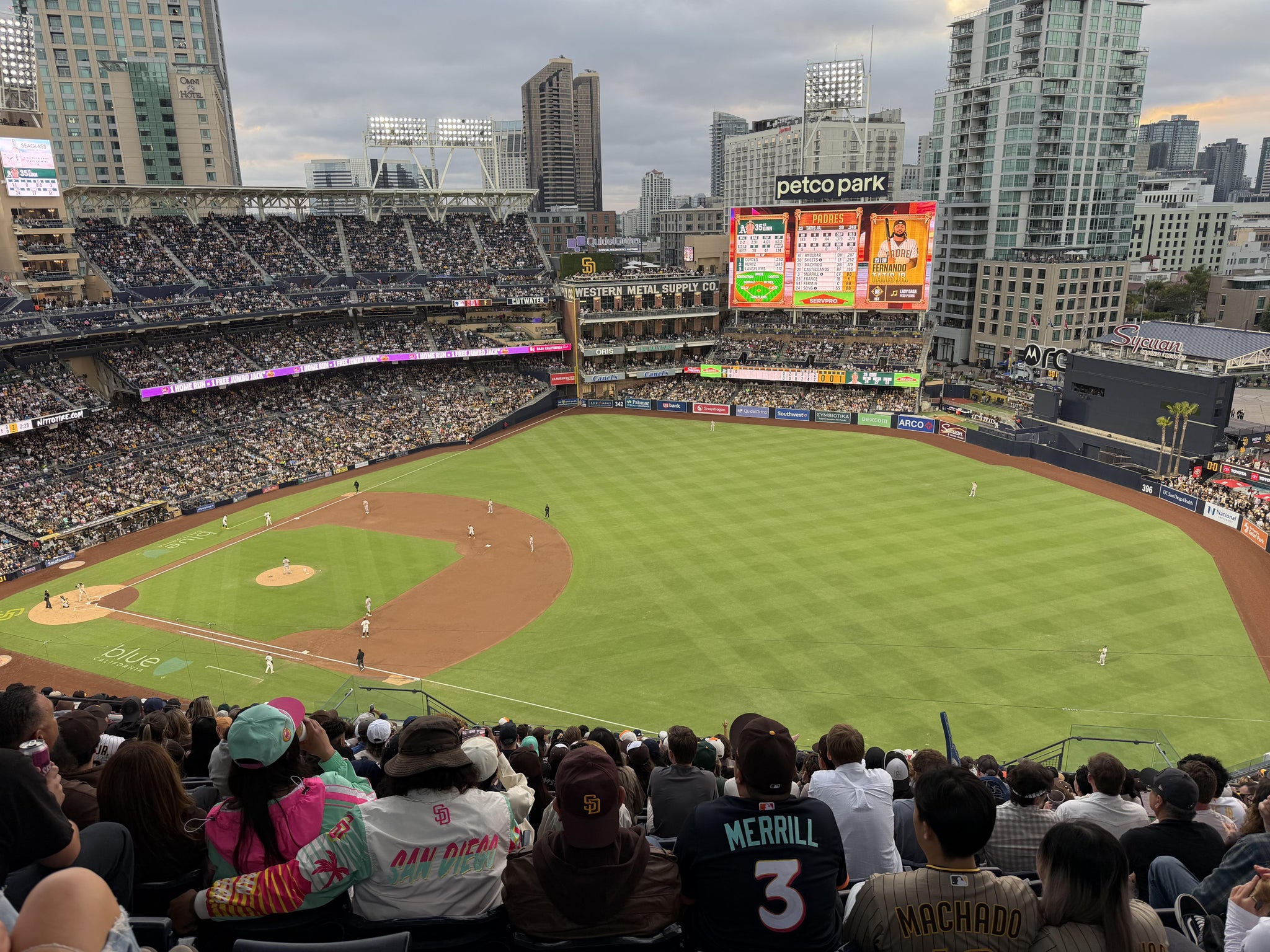 Vue réelle des fans prise de la Section 319 au site Petco Park par Amy E