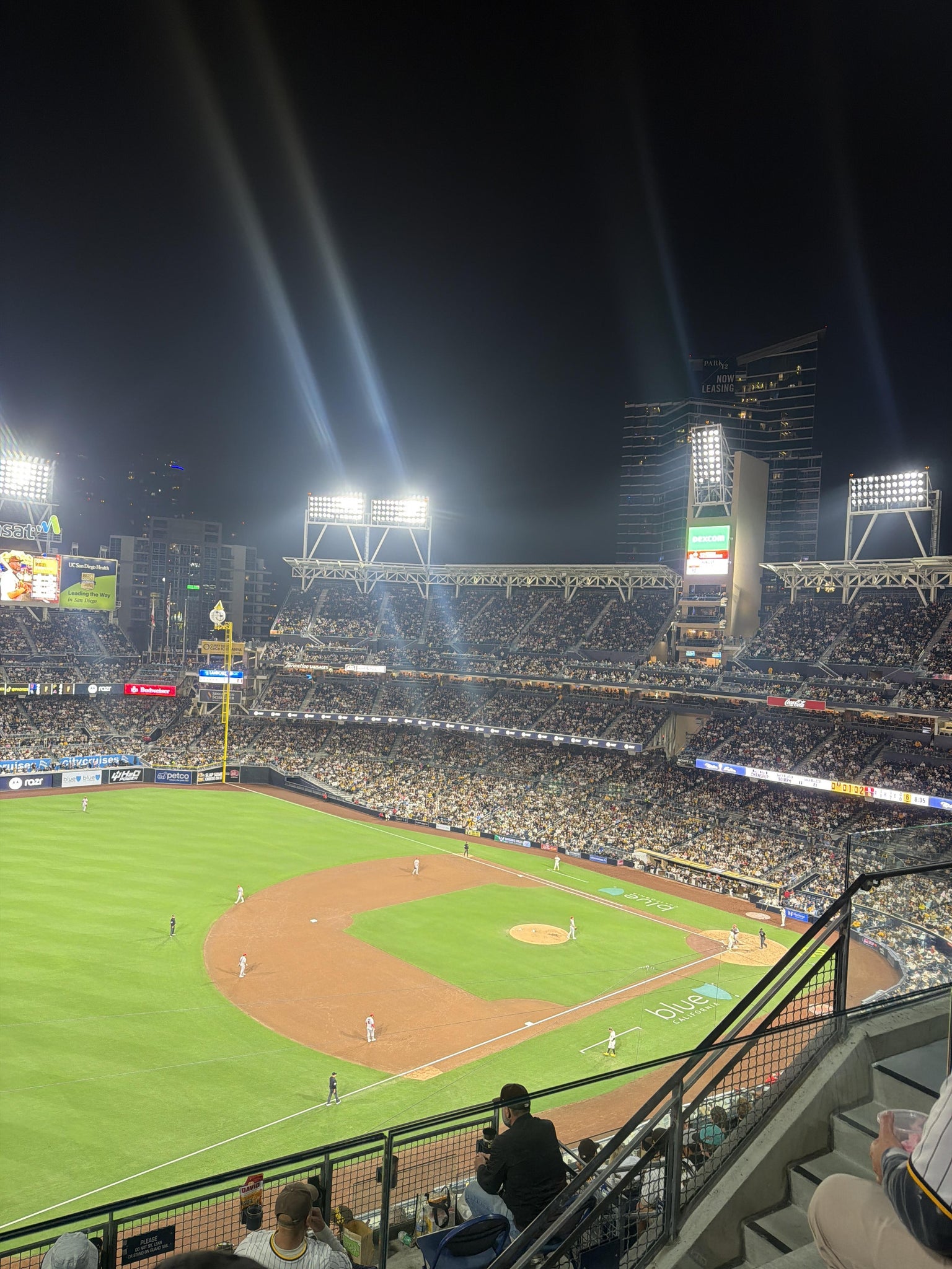 Vue réelle des fans prise de la Section 320 au site Petco Park par Landyn M
