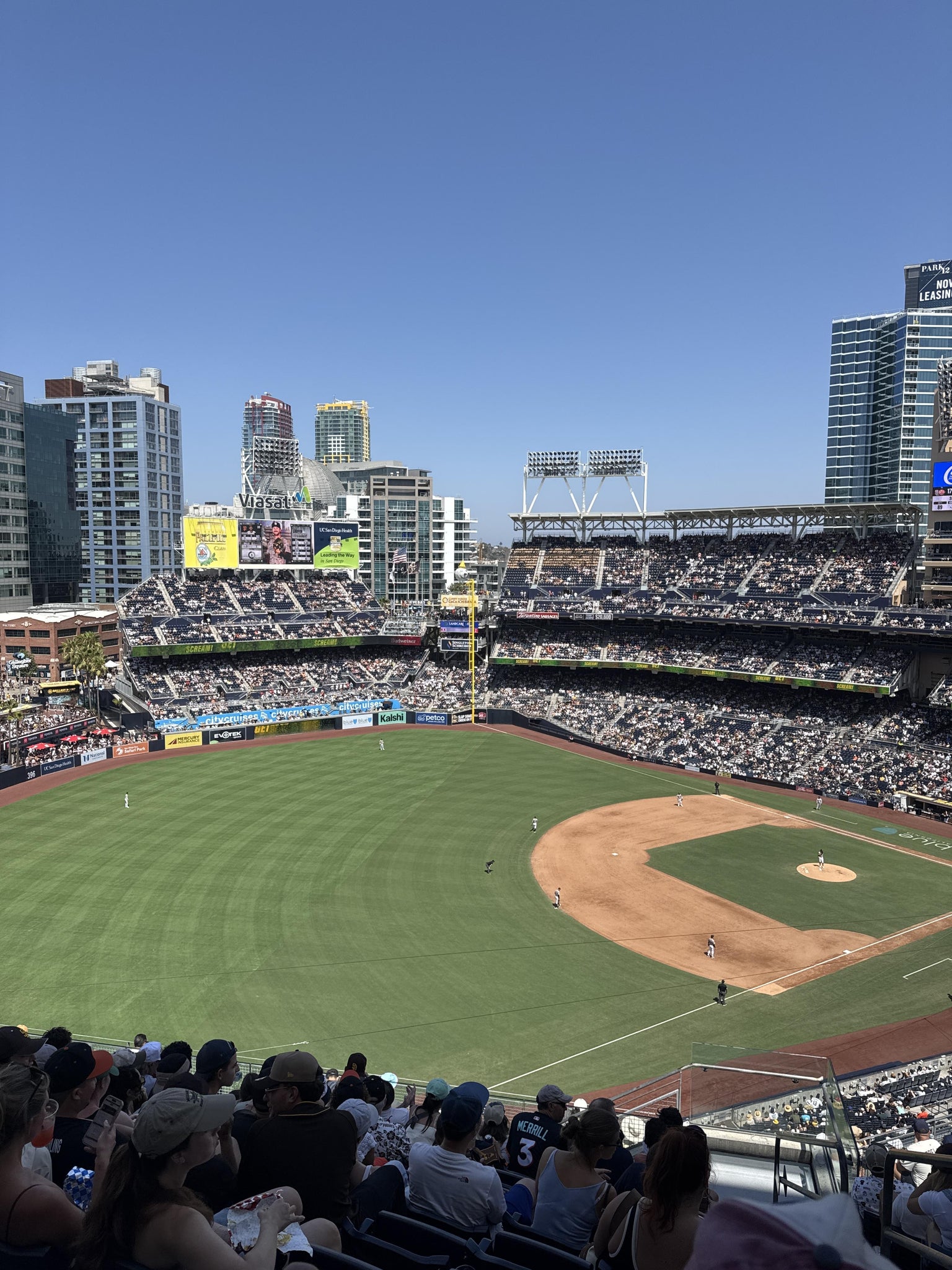 Vue réelle des fans prise de la Section 322 au site Petco Park par Emiliano P