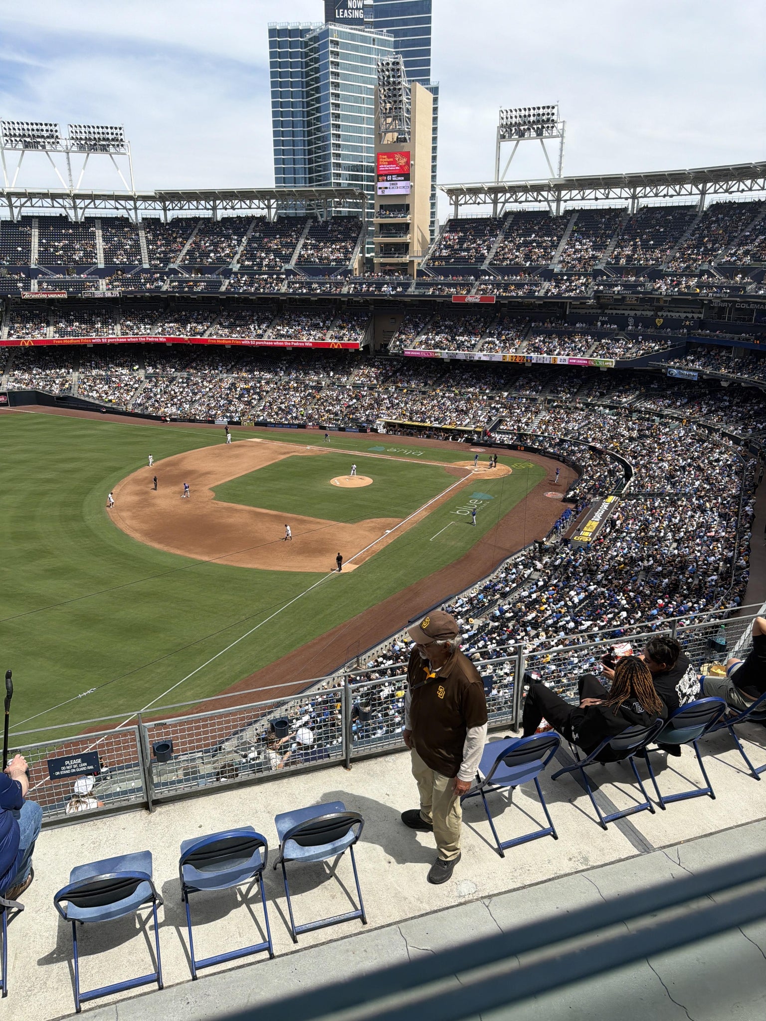 Vue réelle des fans prise de la Section 324 au site Petco Park par Vincent A