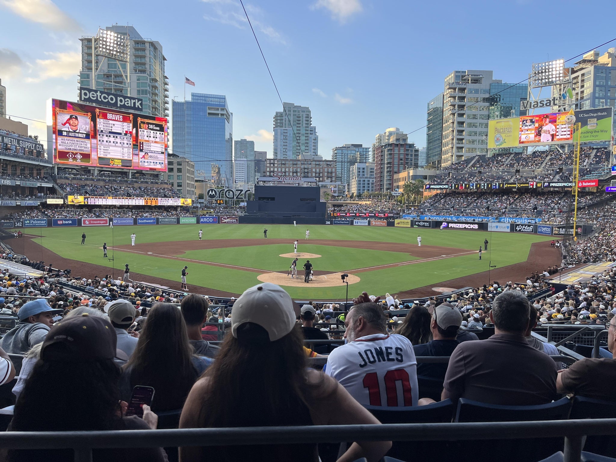 Vue réelle des fans prise de la Premier Club F au site Petco Park par Javier O
