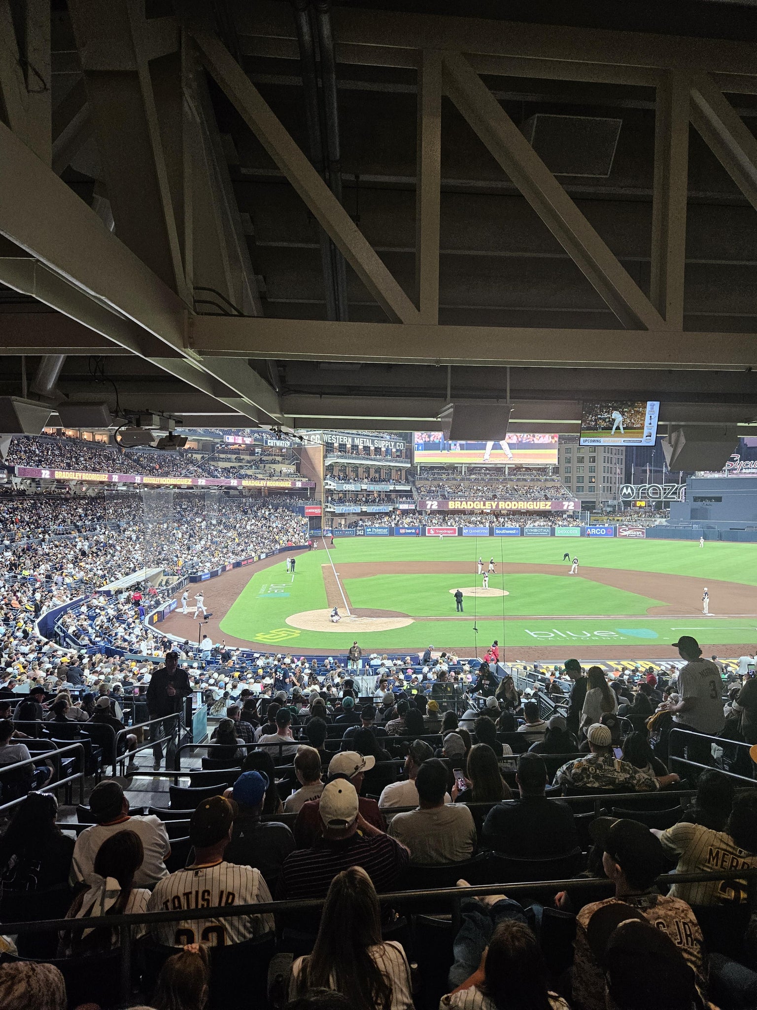 Vue réelle des fans prise de la Premier Club K au site Petco Park par Todd L