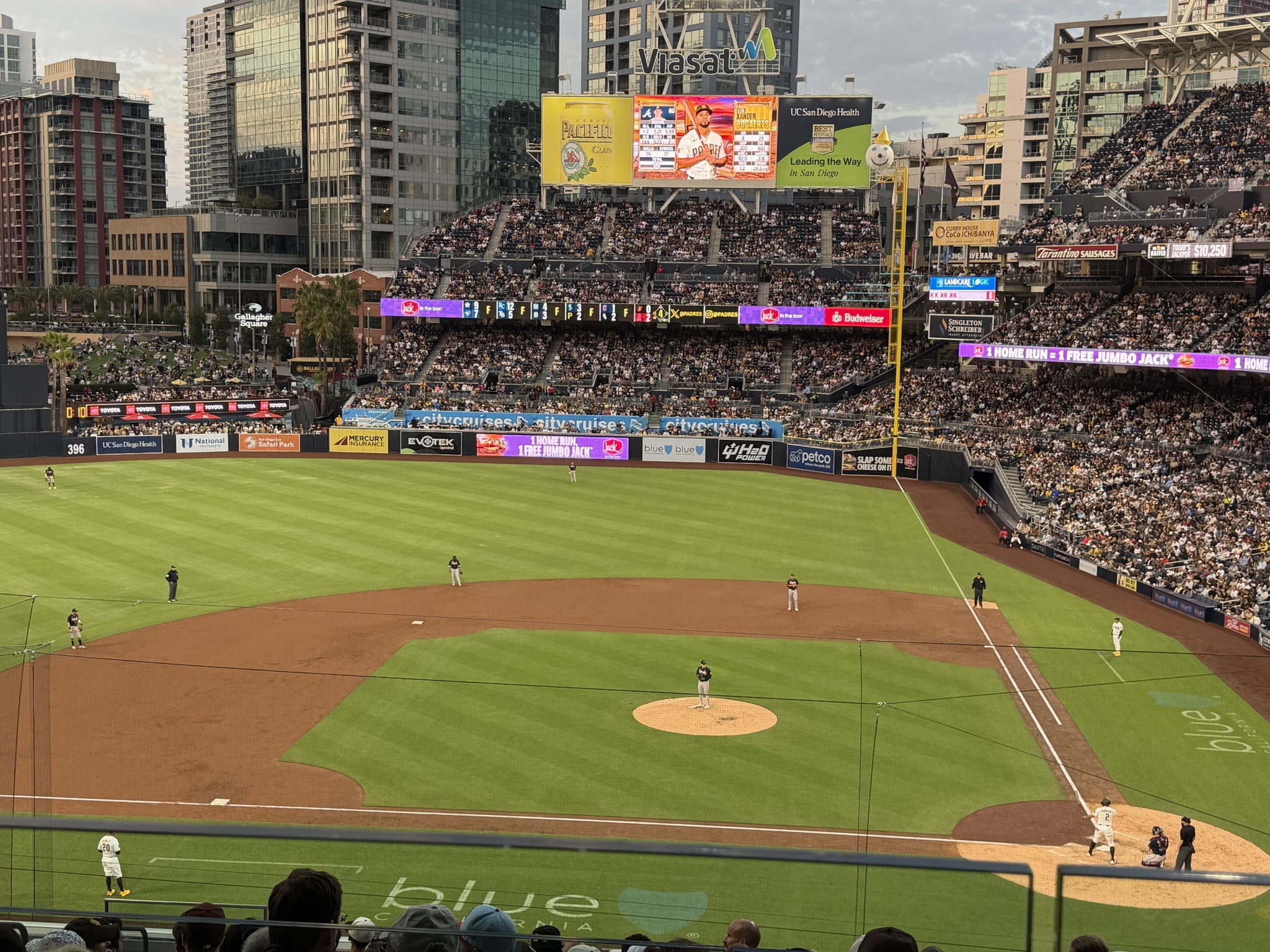 Vue réelle des fans prise de la The Coronado Club 206 au site Petco Park par Paul B