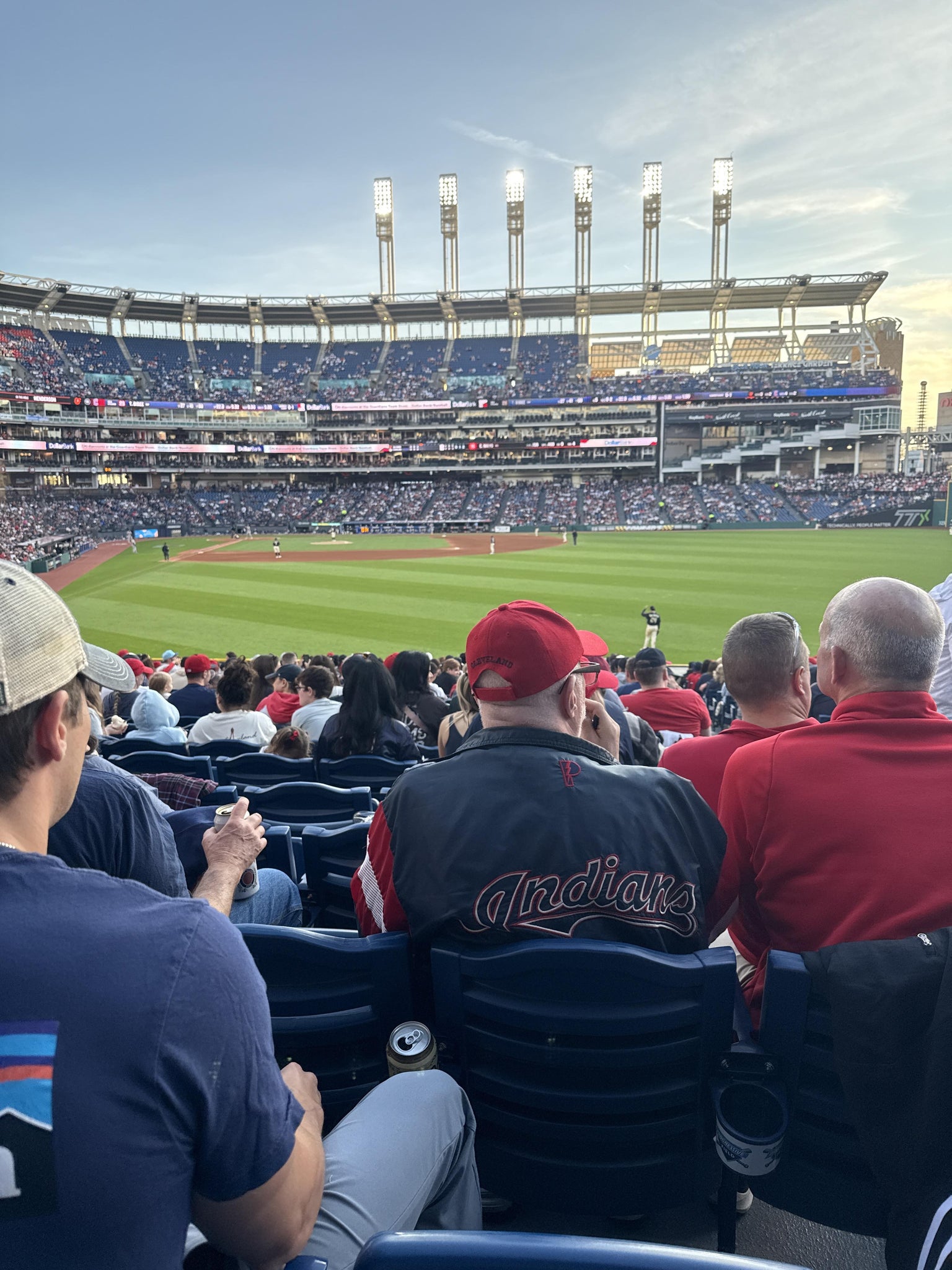 Vue réelle des fans prise de la Section 111 au site Progressive Field par Alexandria R