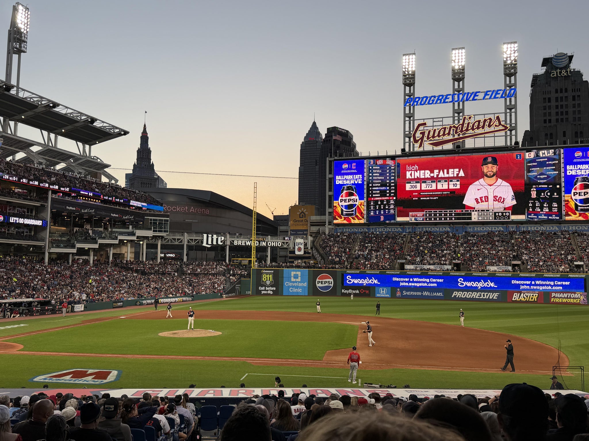 Vue réelle des fans prise de la Section 142 au site Progressive Field par Andrew L