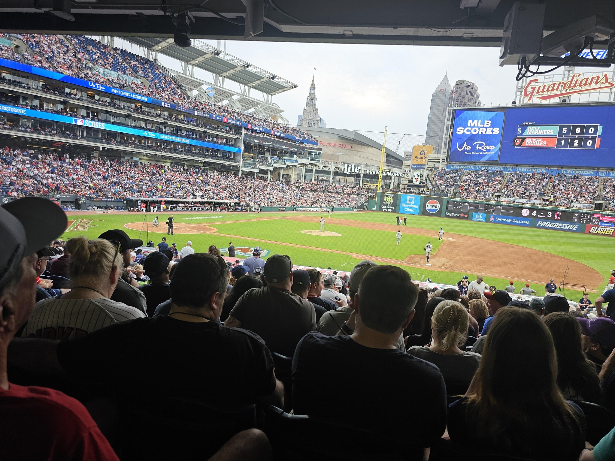 Vue réelle des fans prise de la Section 142 au site Progressive Field par Anonymous User