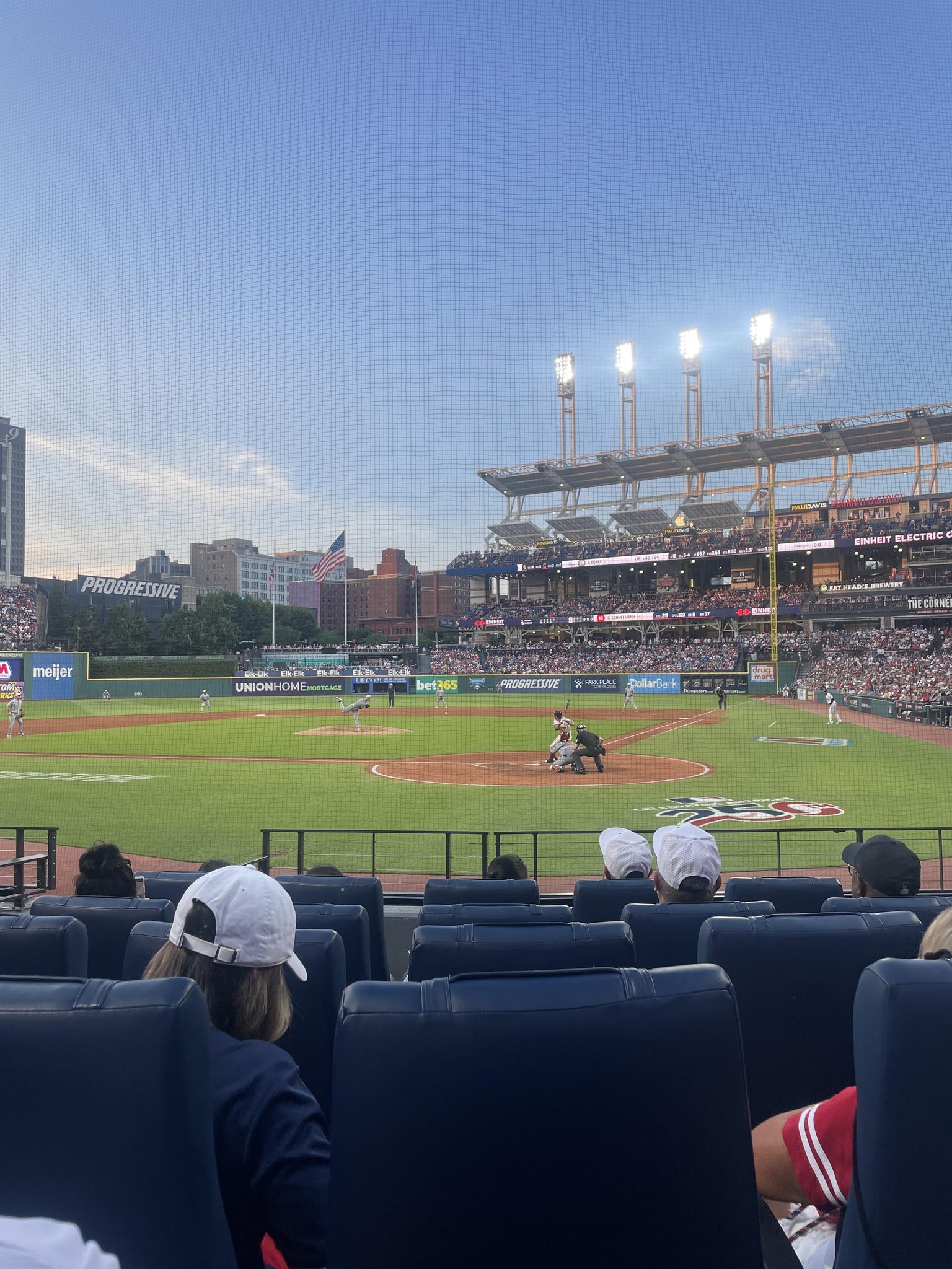 Vue réelle des fans prise de la Section 156 au site Progressive Field par Melissa A