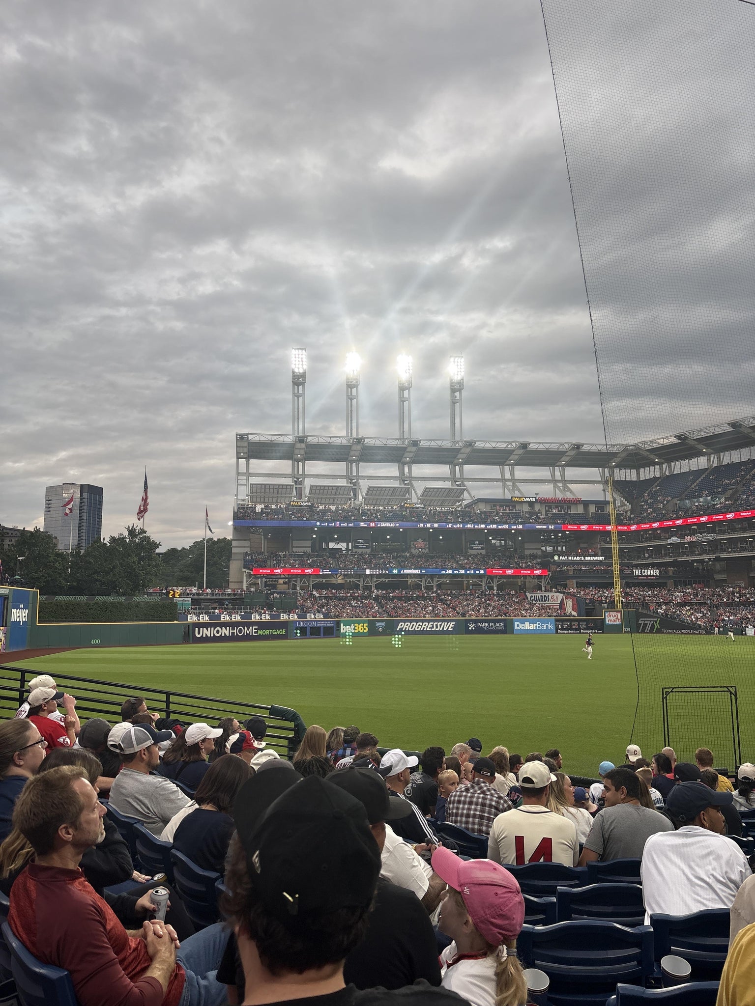 Vue réelle des fans prise de la Section 175 au site Progressive Field par Carter H