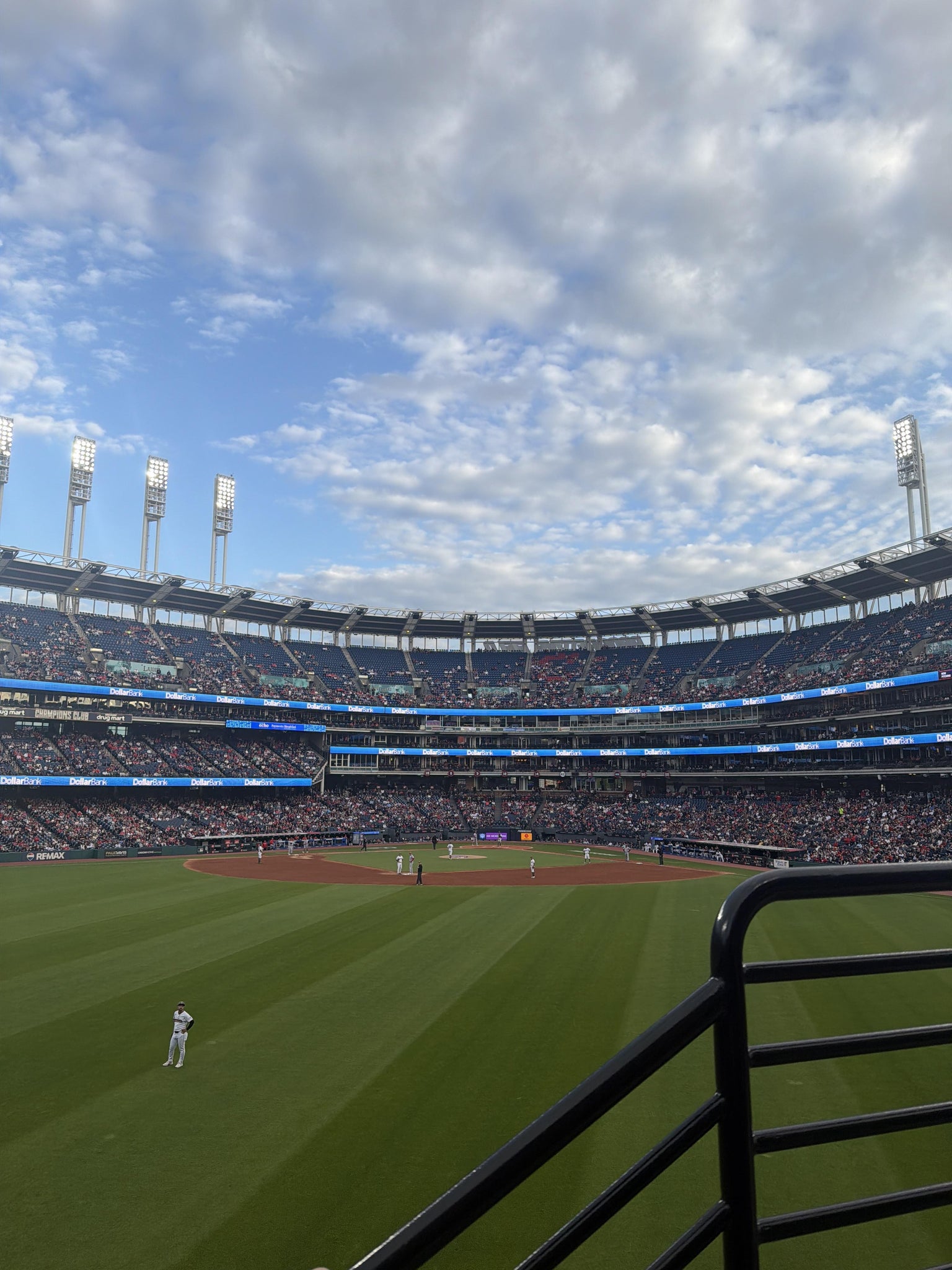 Vue réelle des fans prise de la Section 184 au site Progressive Field par Nicki L