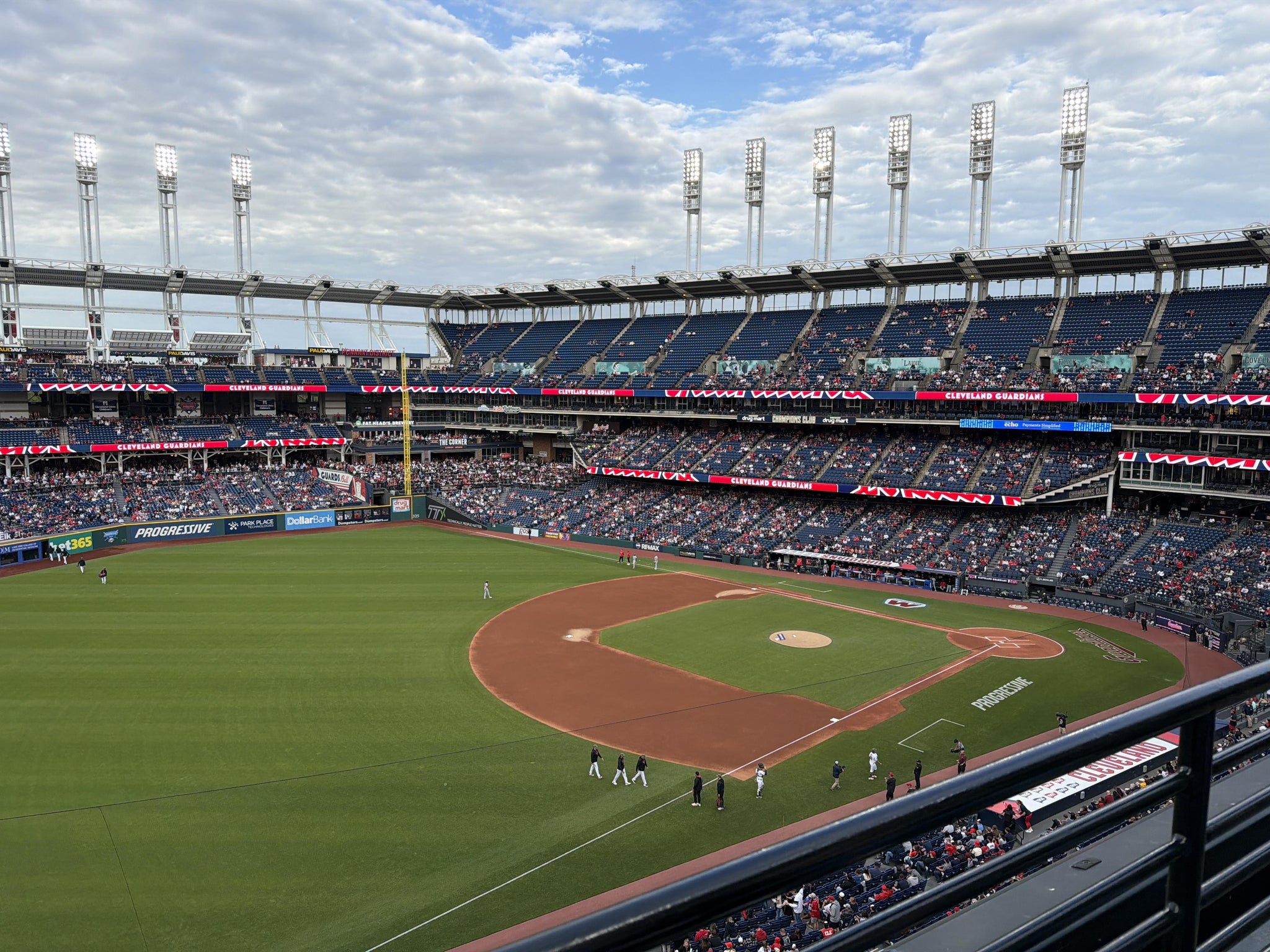 Vue réelle des fans prise de la Section 473 au site Progressive Field par Liane R