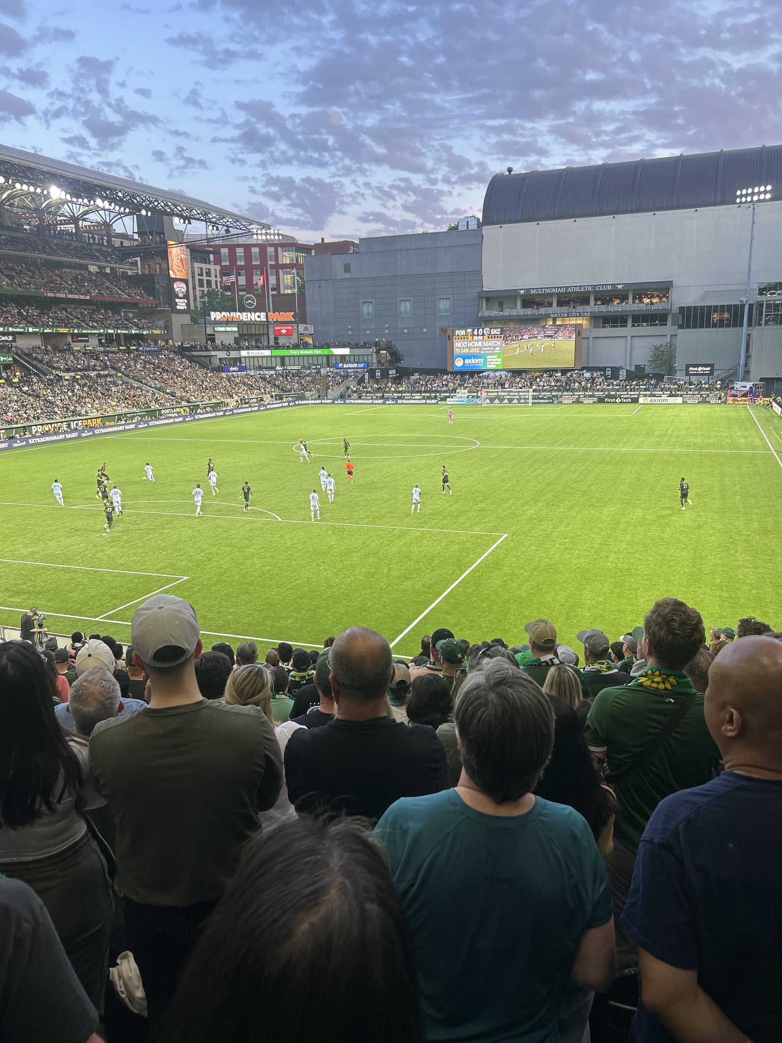 Vue réelle des fans prise de la Section 110 au site Providence Park par Mick M