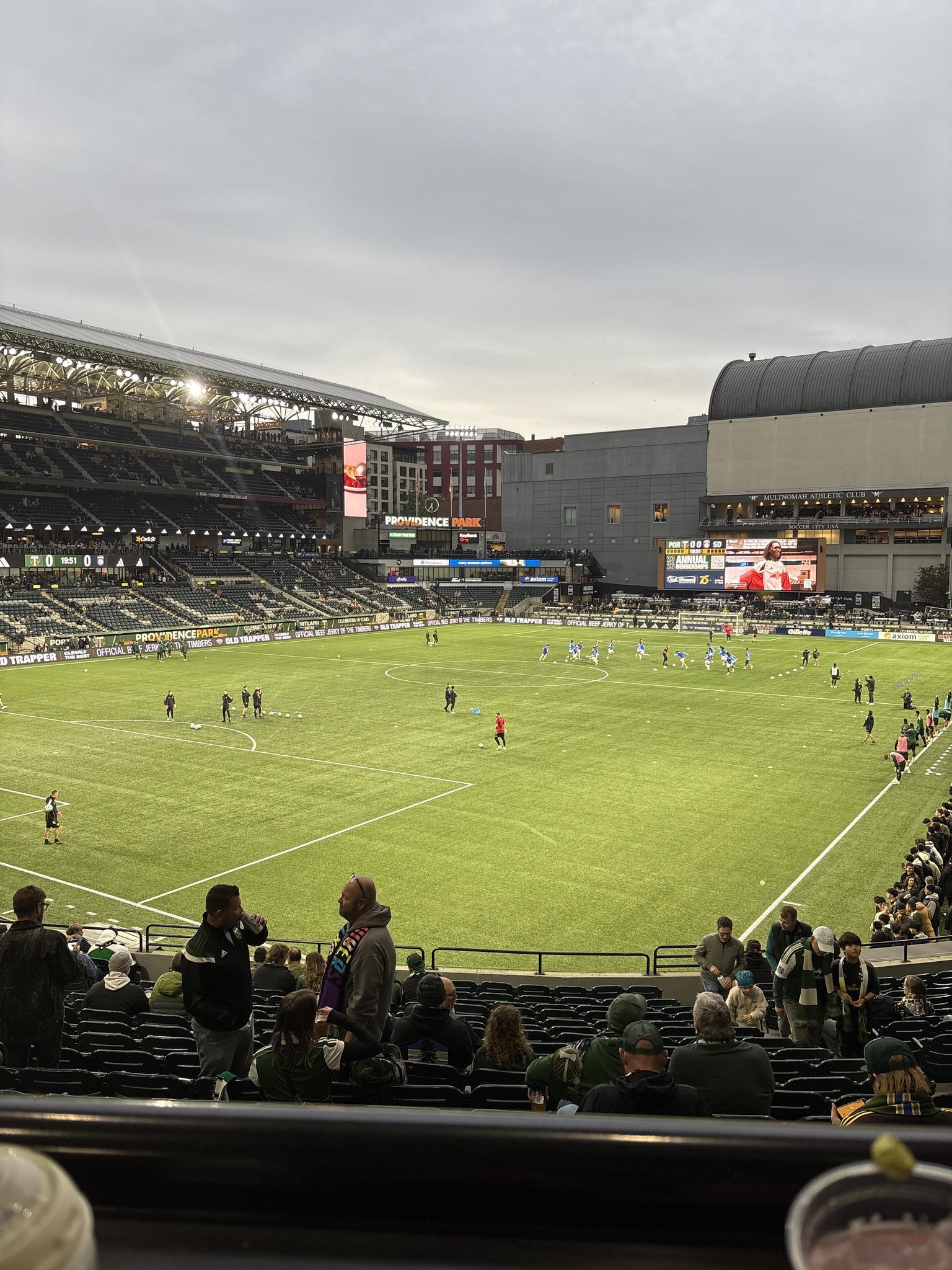 Vue réelle des fans prise de la Section 111 au site Providence Park par Genisis A