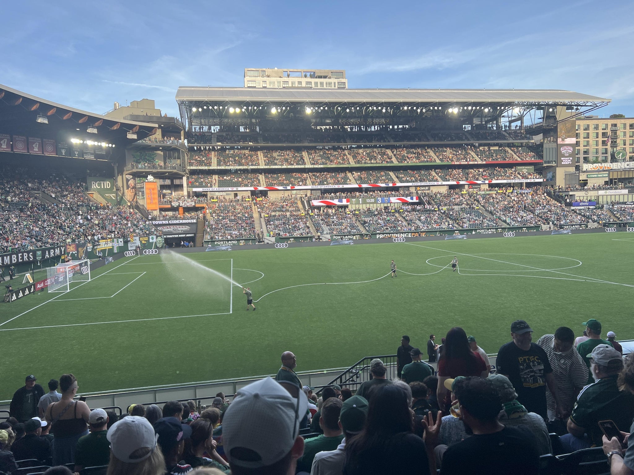Vue réelle des fans prise de la Section 115 au site Providence Park par Philippe T