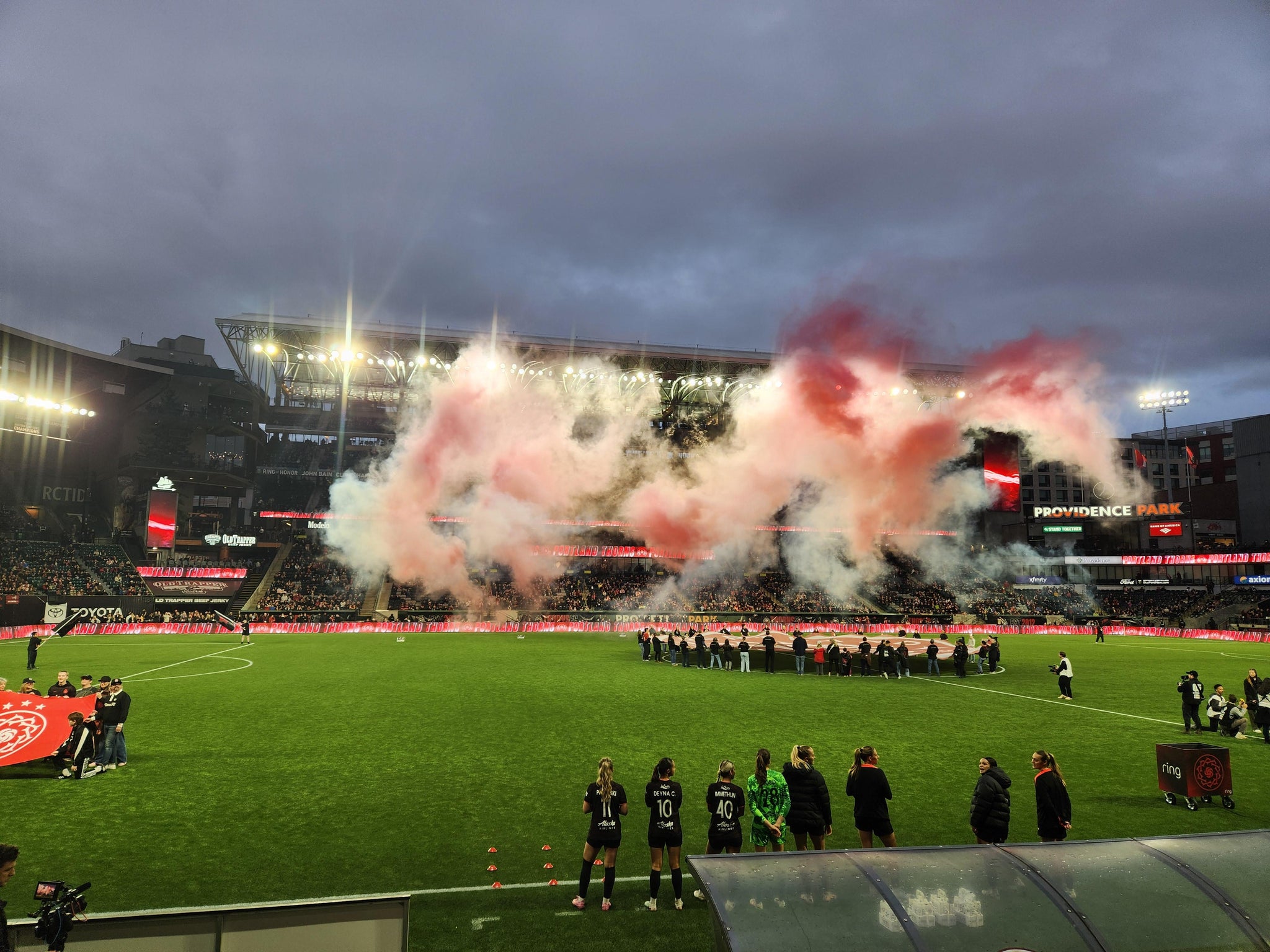Vue réelle des fans prise de la Section 116 au site Providence Park par Nicole W