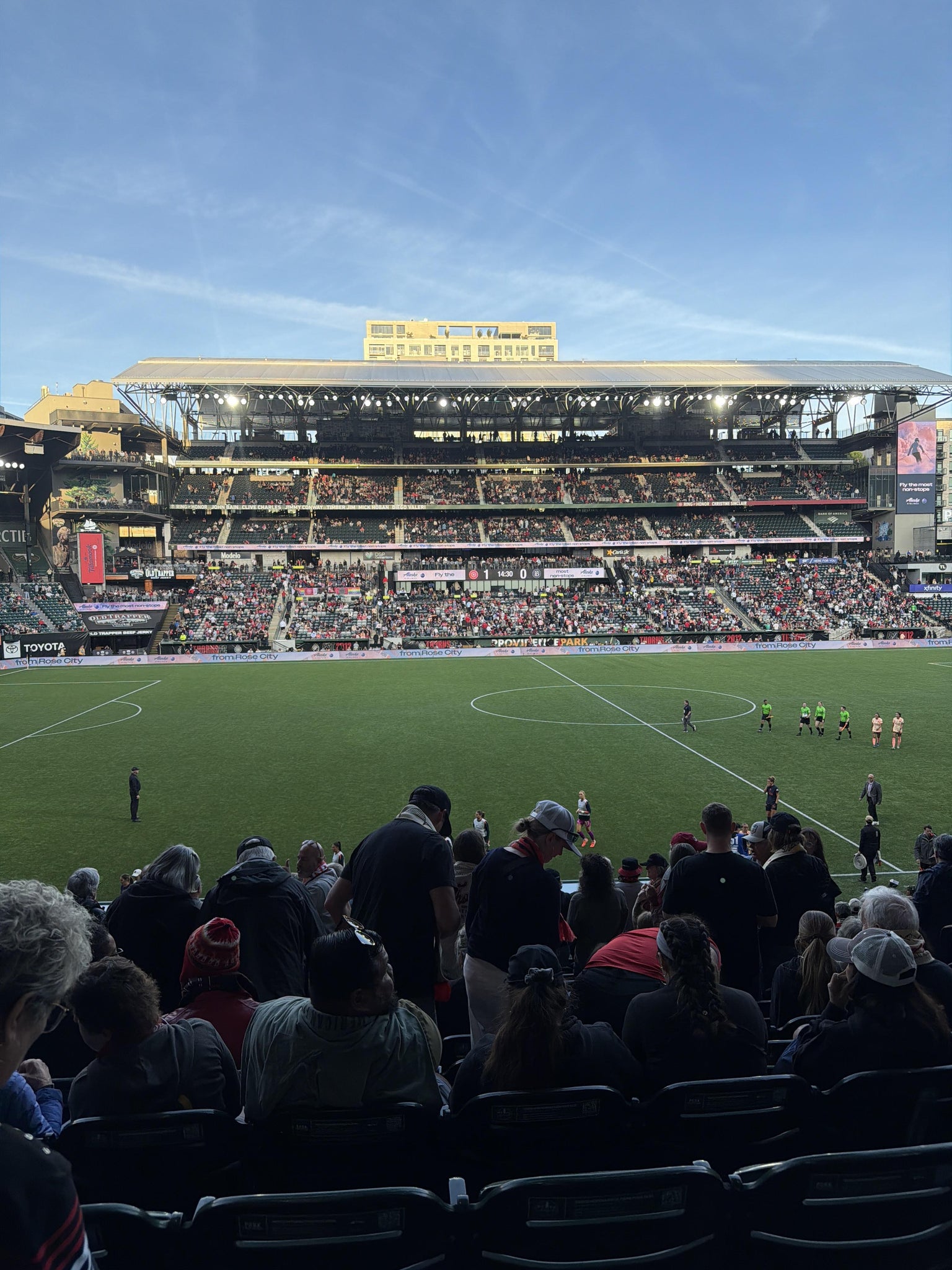Vue réelle des fans prise de la Section 117 au site Providence Park par Izzie R