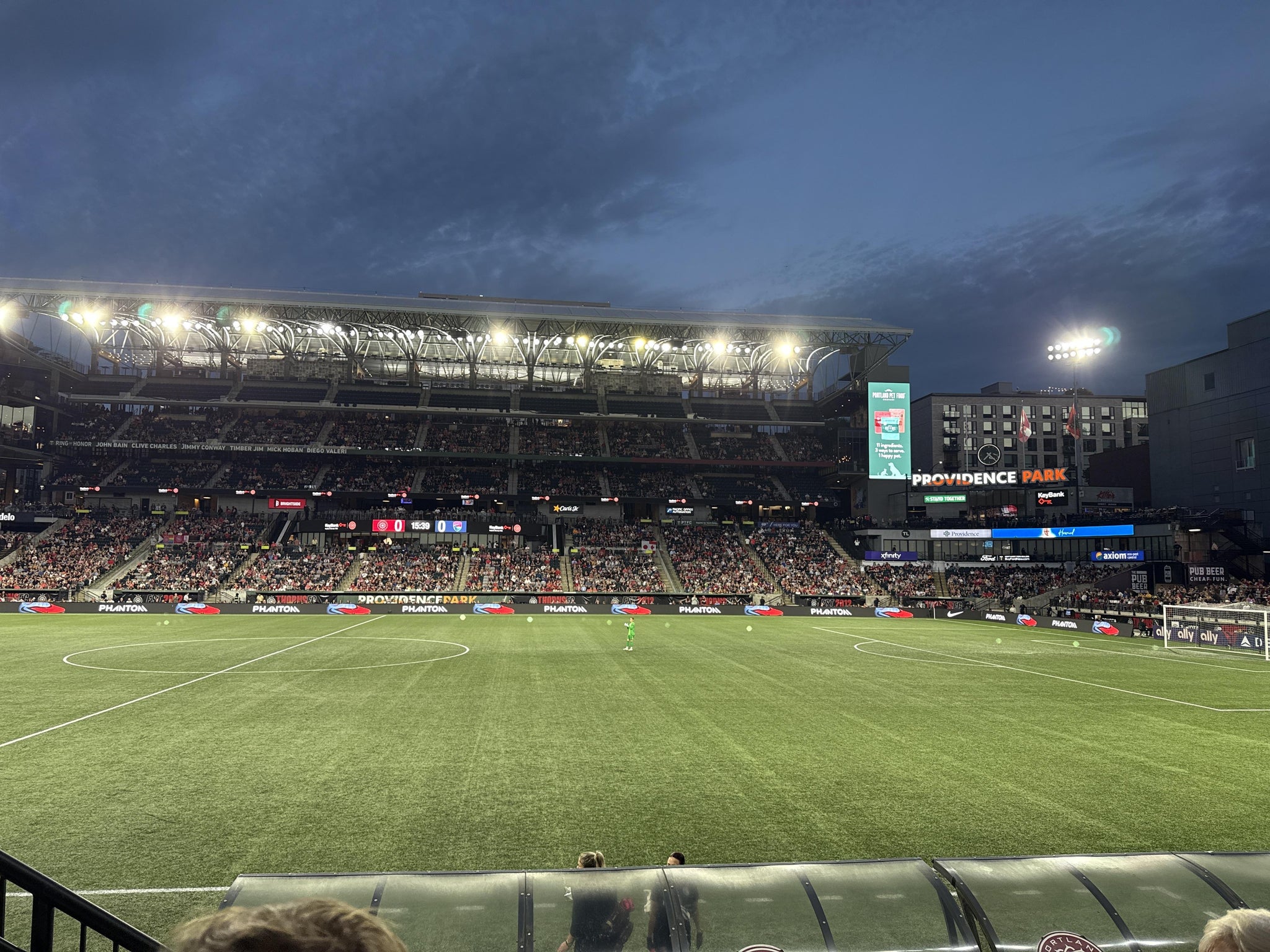 Vue réelle des fans prise de la Section 119 au site Providence Park par Daniel D