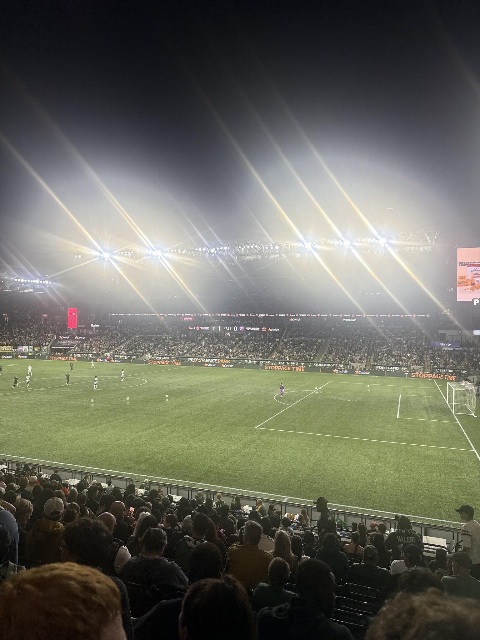 Vue réelle des fans prise de la Section 121 au site Providence Park par Dalon P