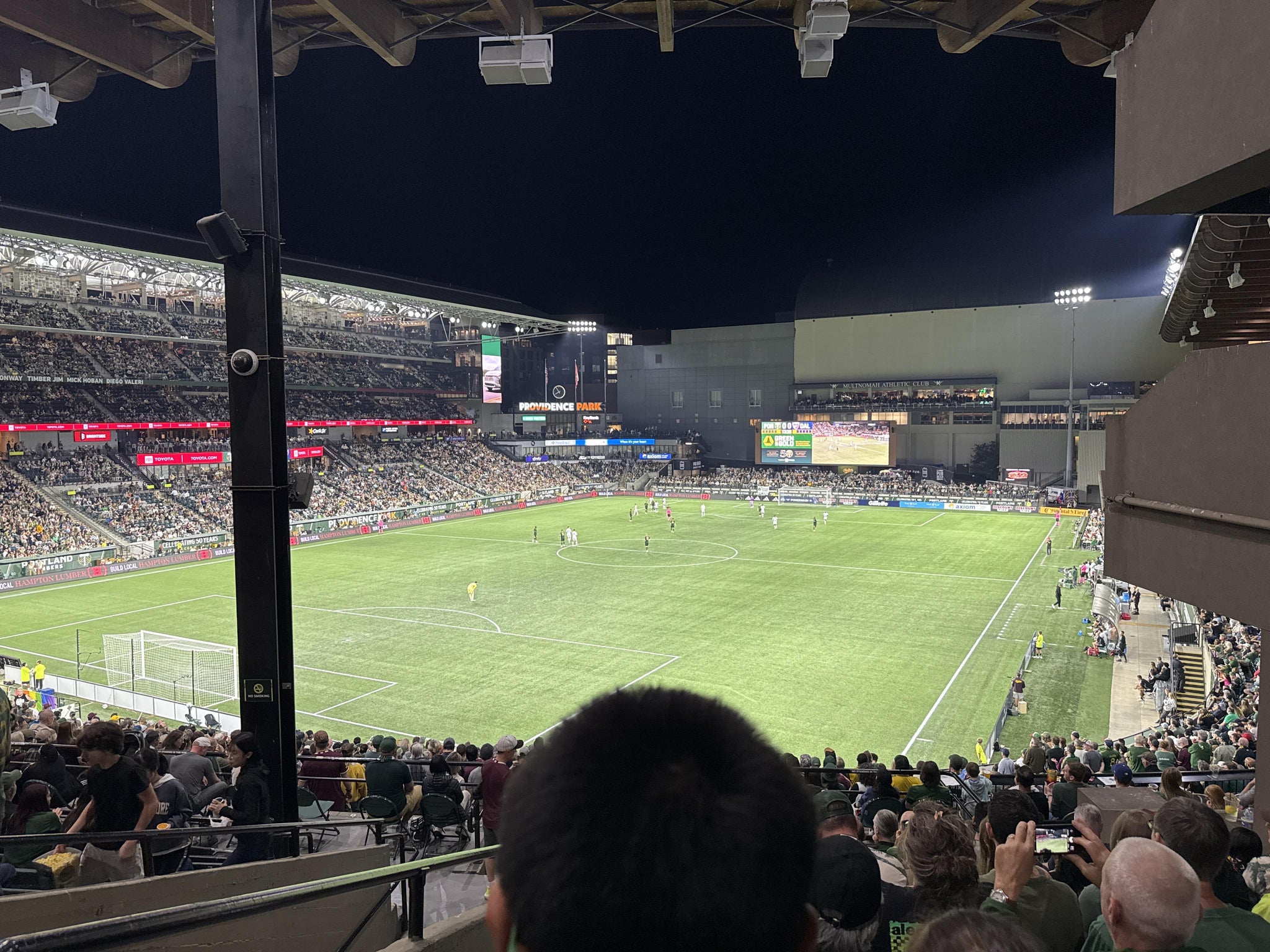 Vue réelle des fans prise de la Section 211 au site Providence Park par Tiffany V