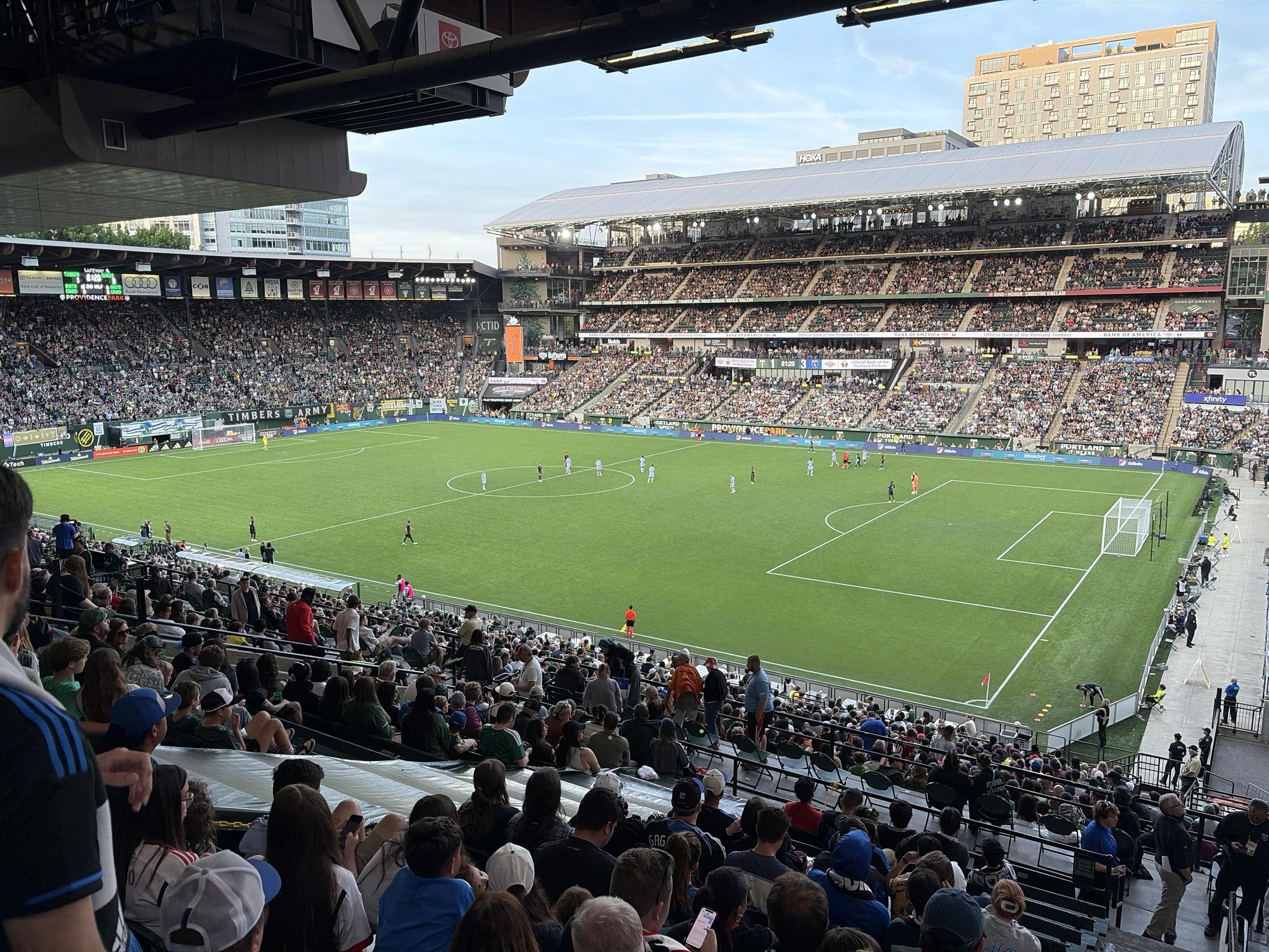 Vue réelle des fans prise de la Section 222 au site Providence Park par Sterling M