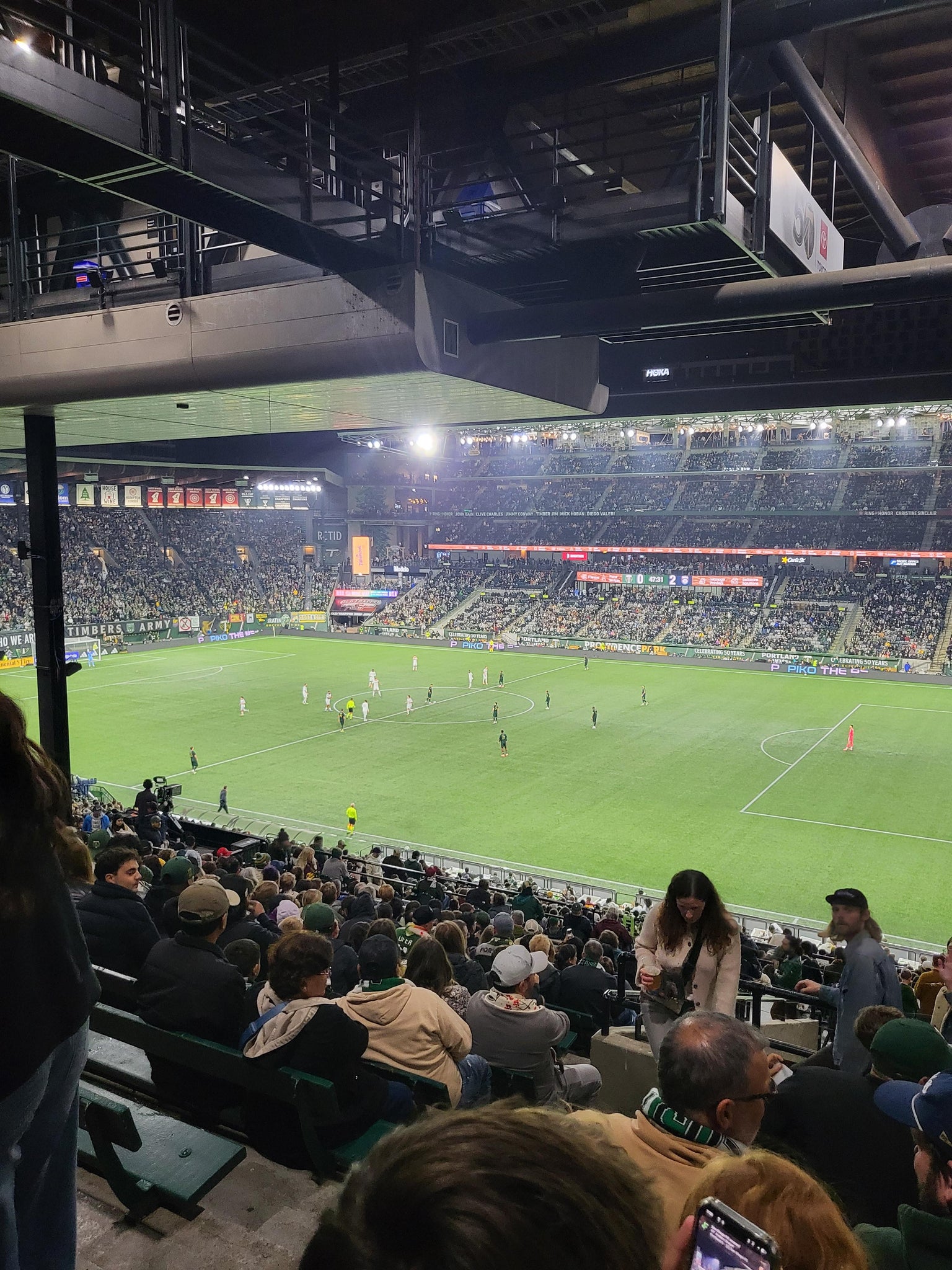 Vue réelle des fans prise de la Section 222 au site Providence Park par Leah F
