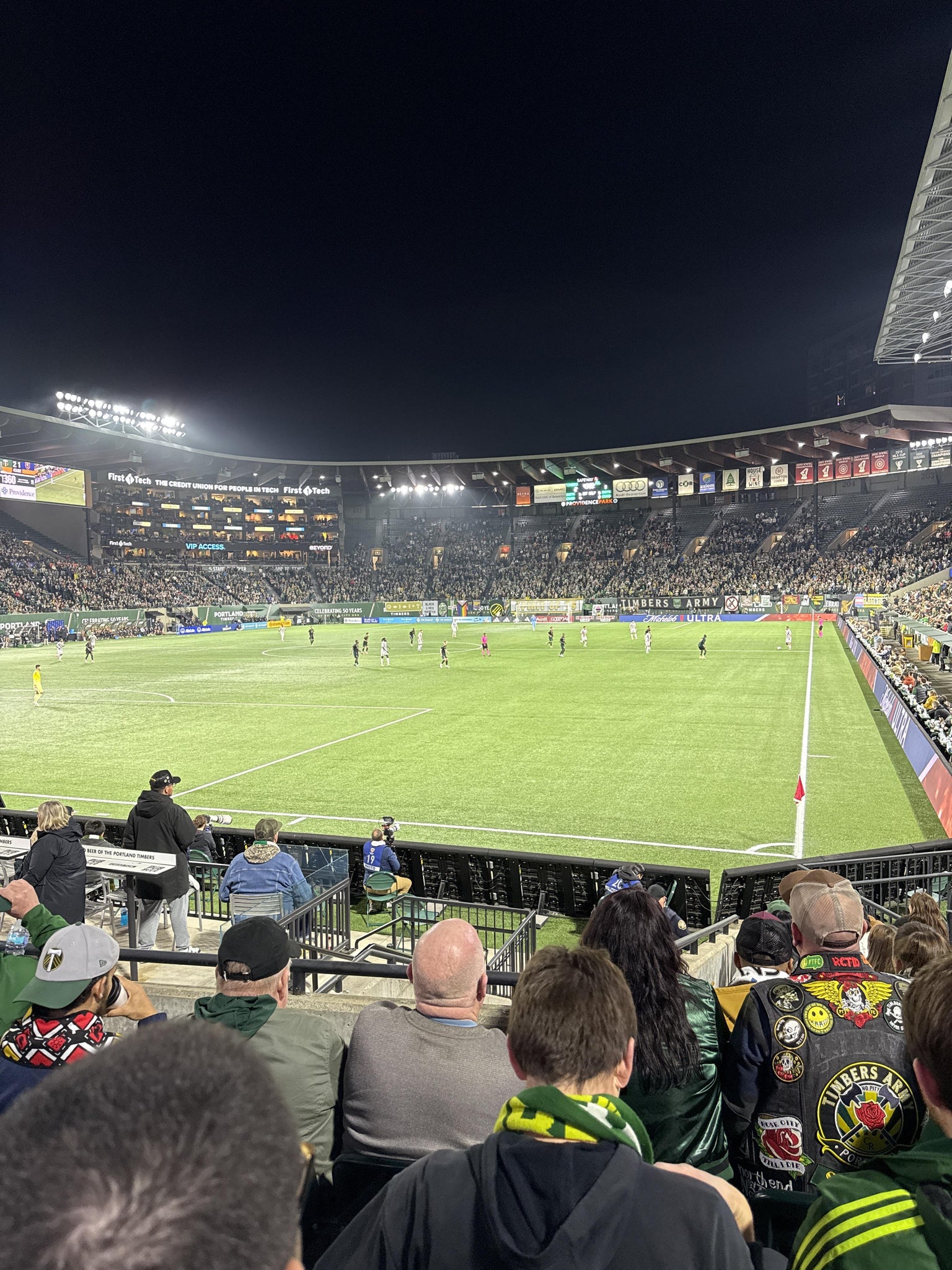 Vue réelle des fans prise de la Section 92 au site Providence Park par Pedro G