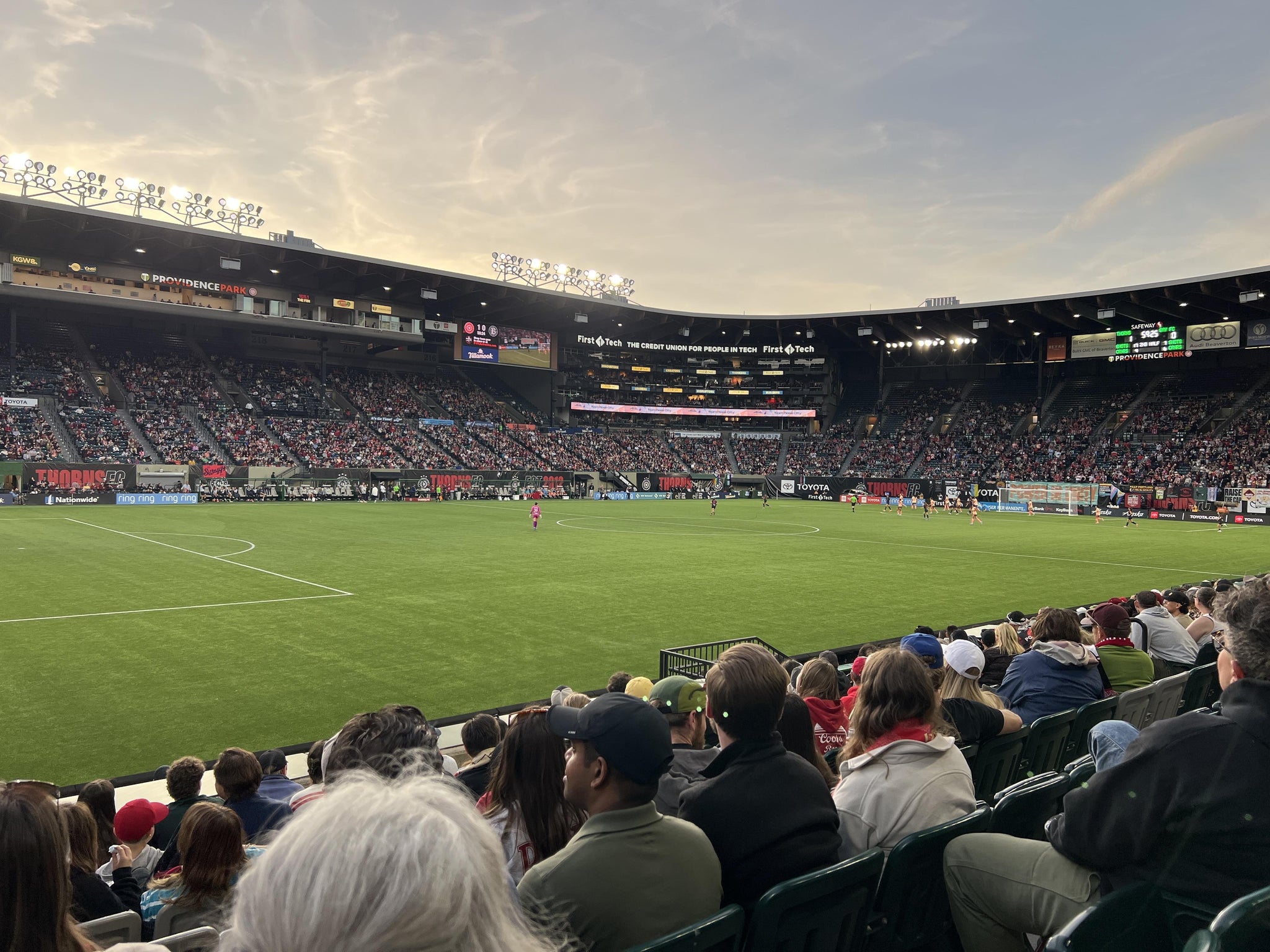 Vue réelle des fans prise de la Section 95 au site Providence Park par Nathan R