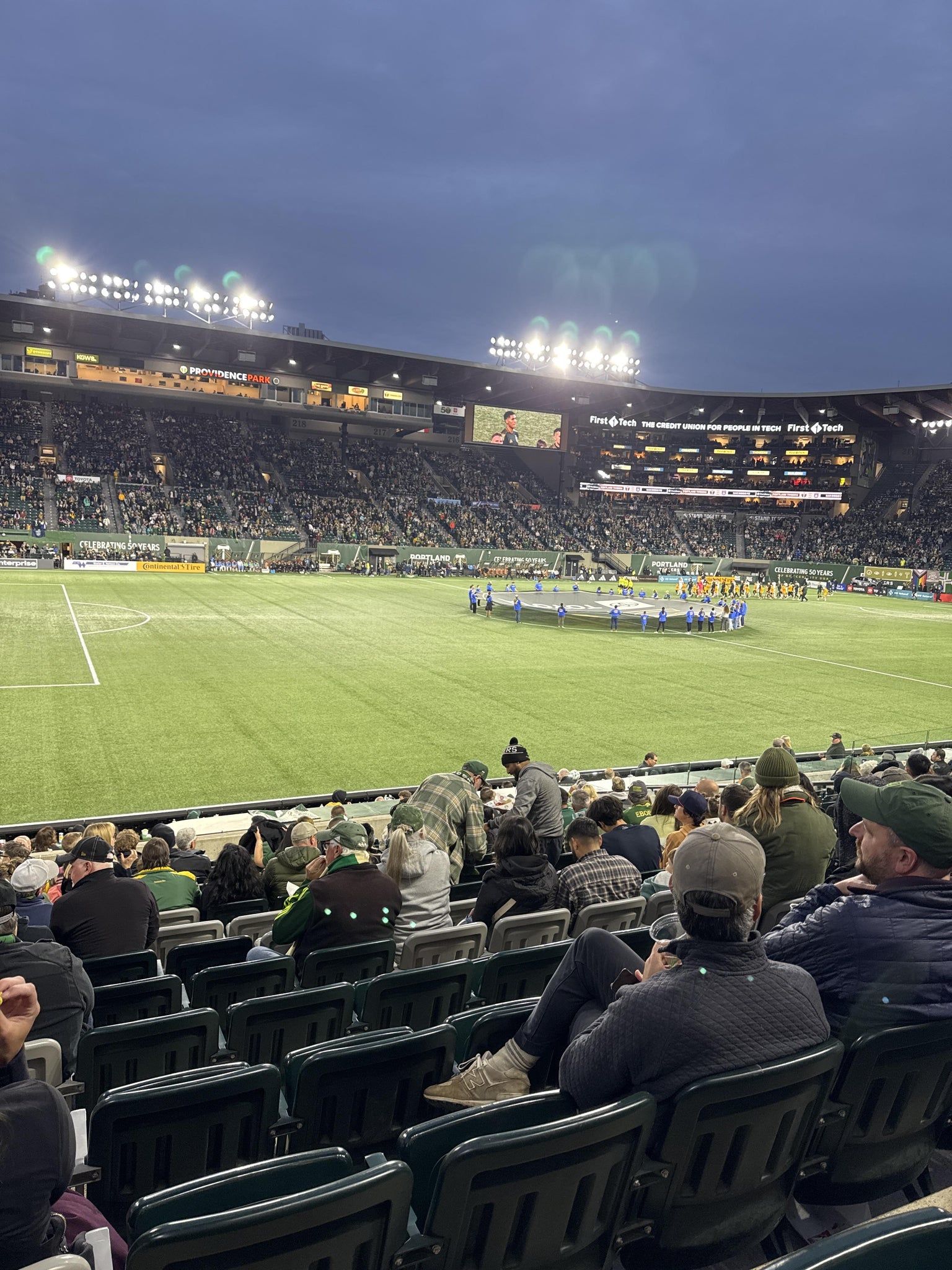Vue réelle des fans prise de la Section 96 au site Providence Park par Jenna D