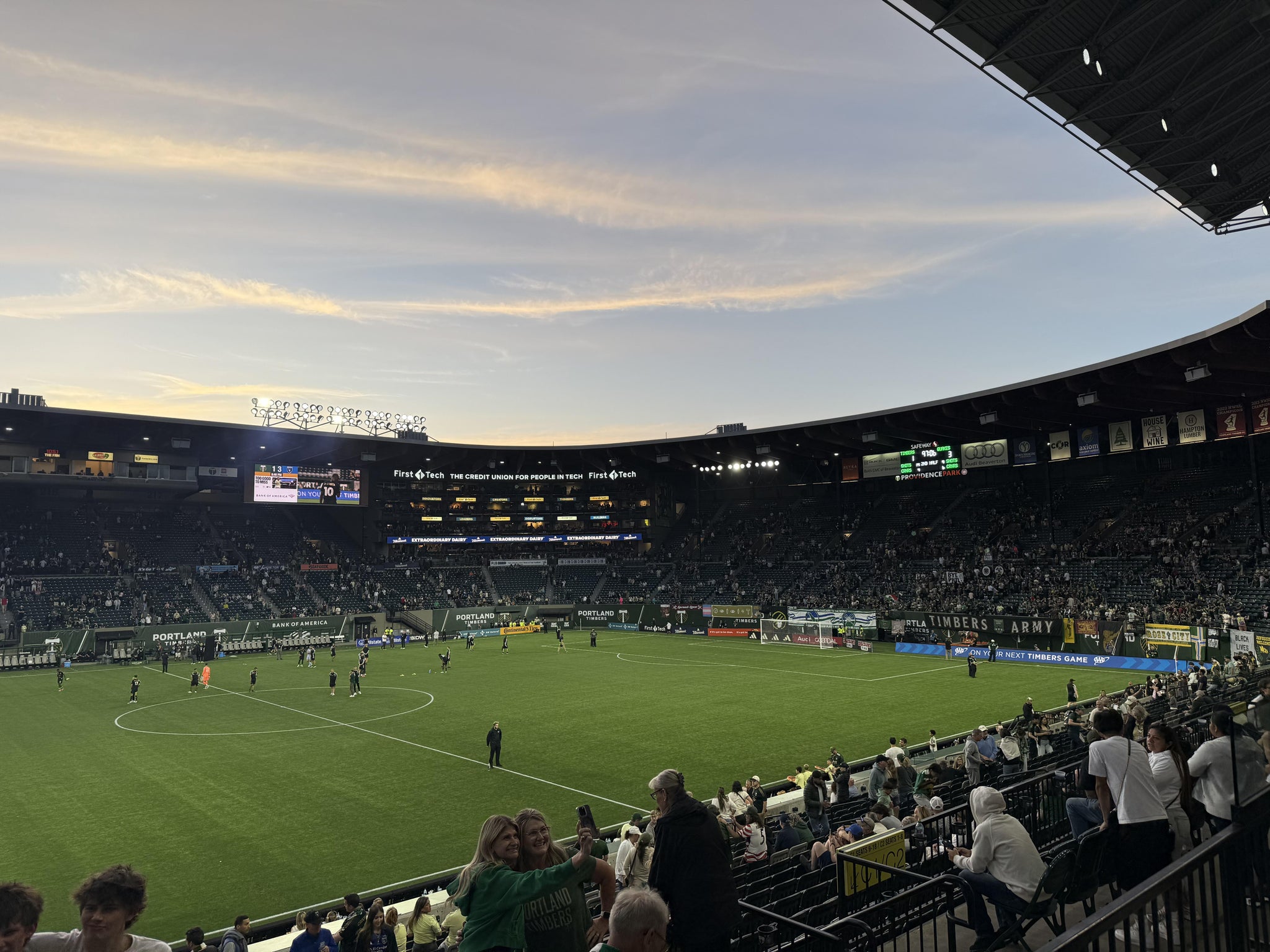 Vue réelle des fans prise de la Section 97 au site Providence Park par Kelly G