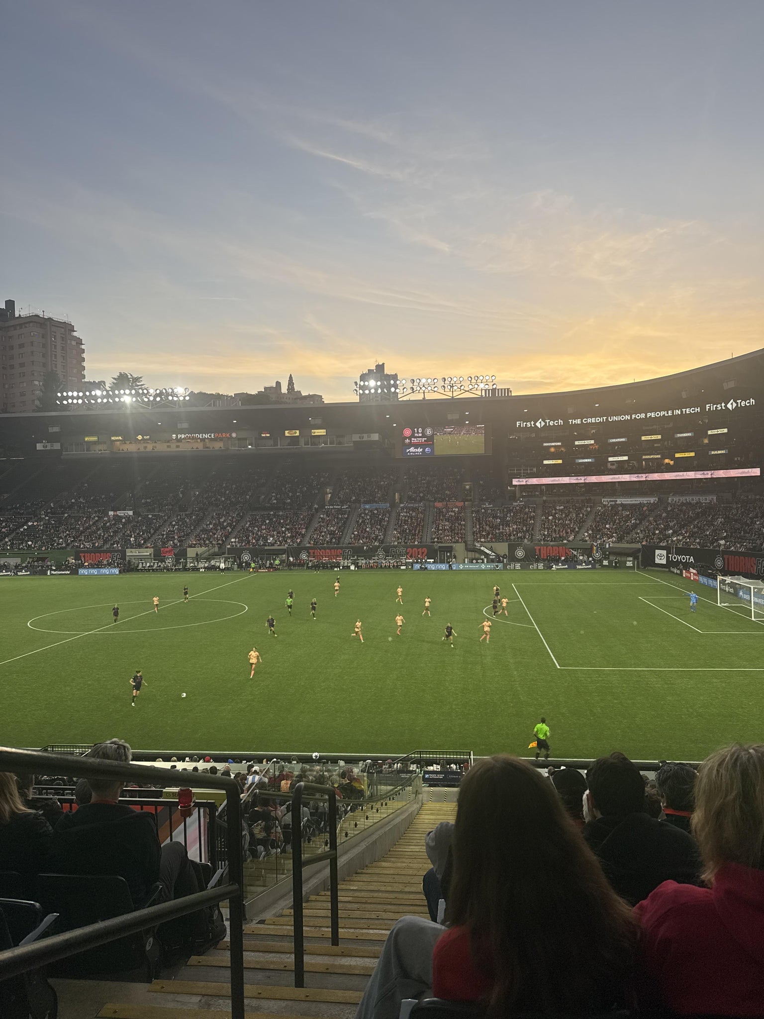 Vue réelle des fans prise de la Section 98 au site Providence Park par Kamryn Y