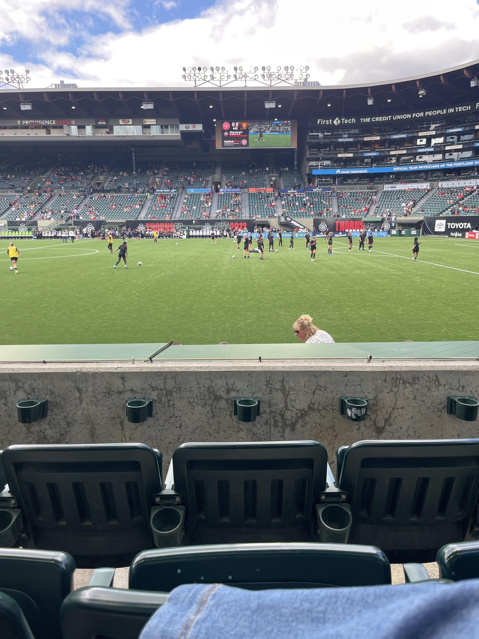 Vue réelle des fans prise de la Club 5 au site Providence Park par Brie S