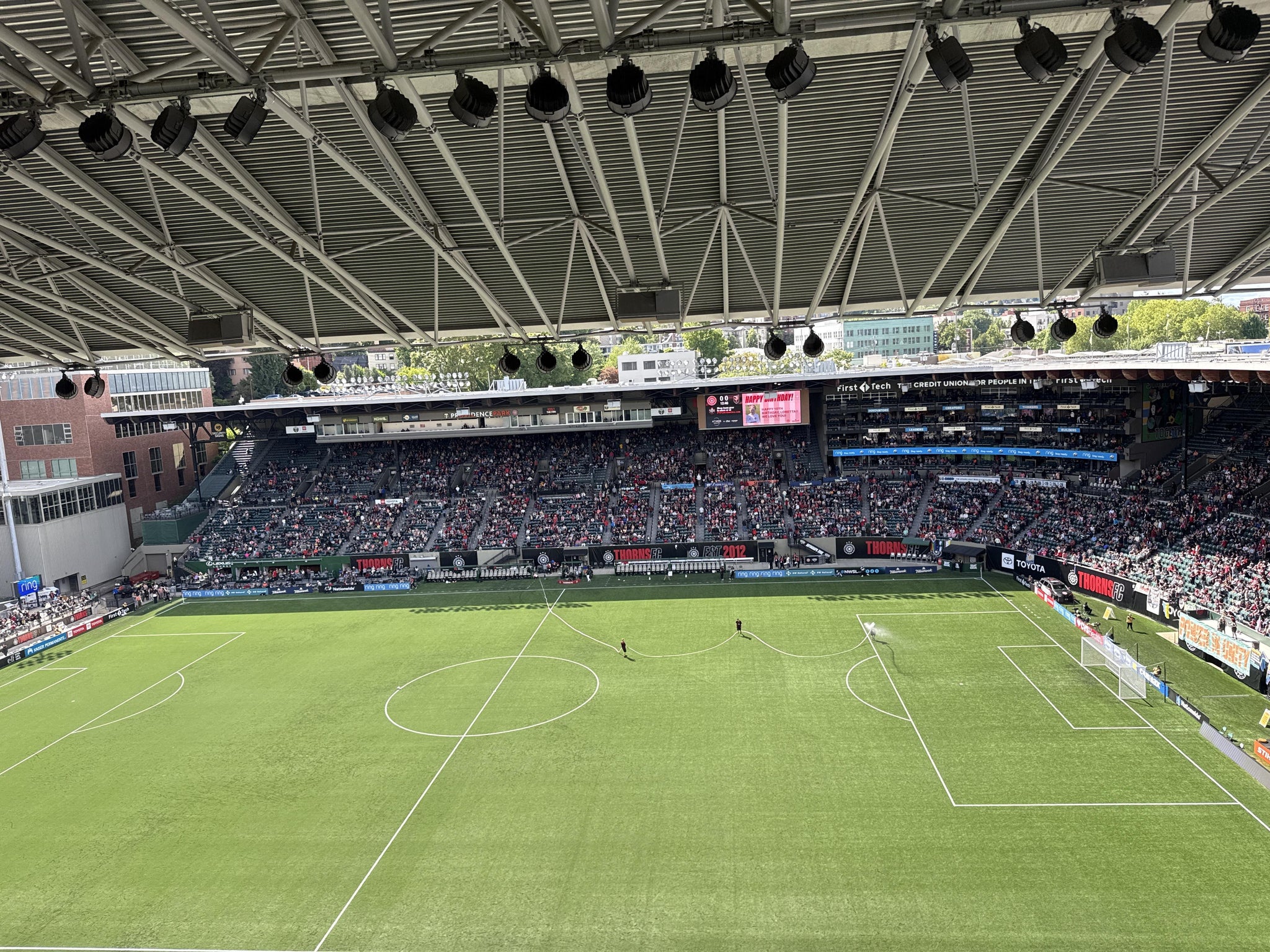 Vue réelle des fans prise de la East Vista 7 au site Providence Park par Prapat N