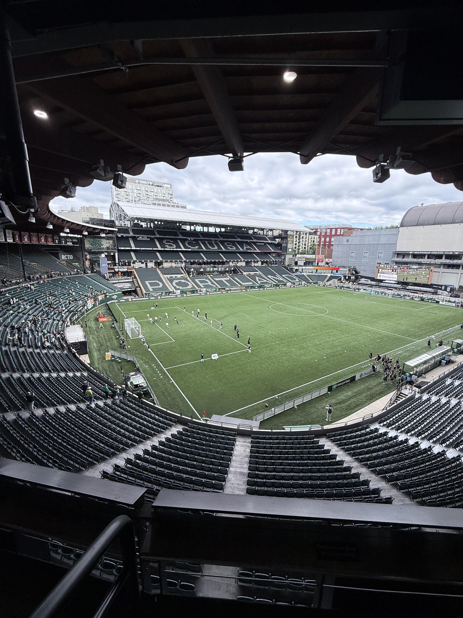 Vue réelle des fans prise de la Suite 20 au site Providence Park par Kevin H