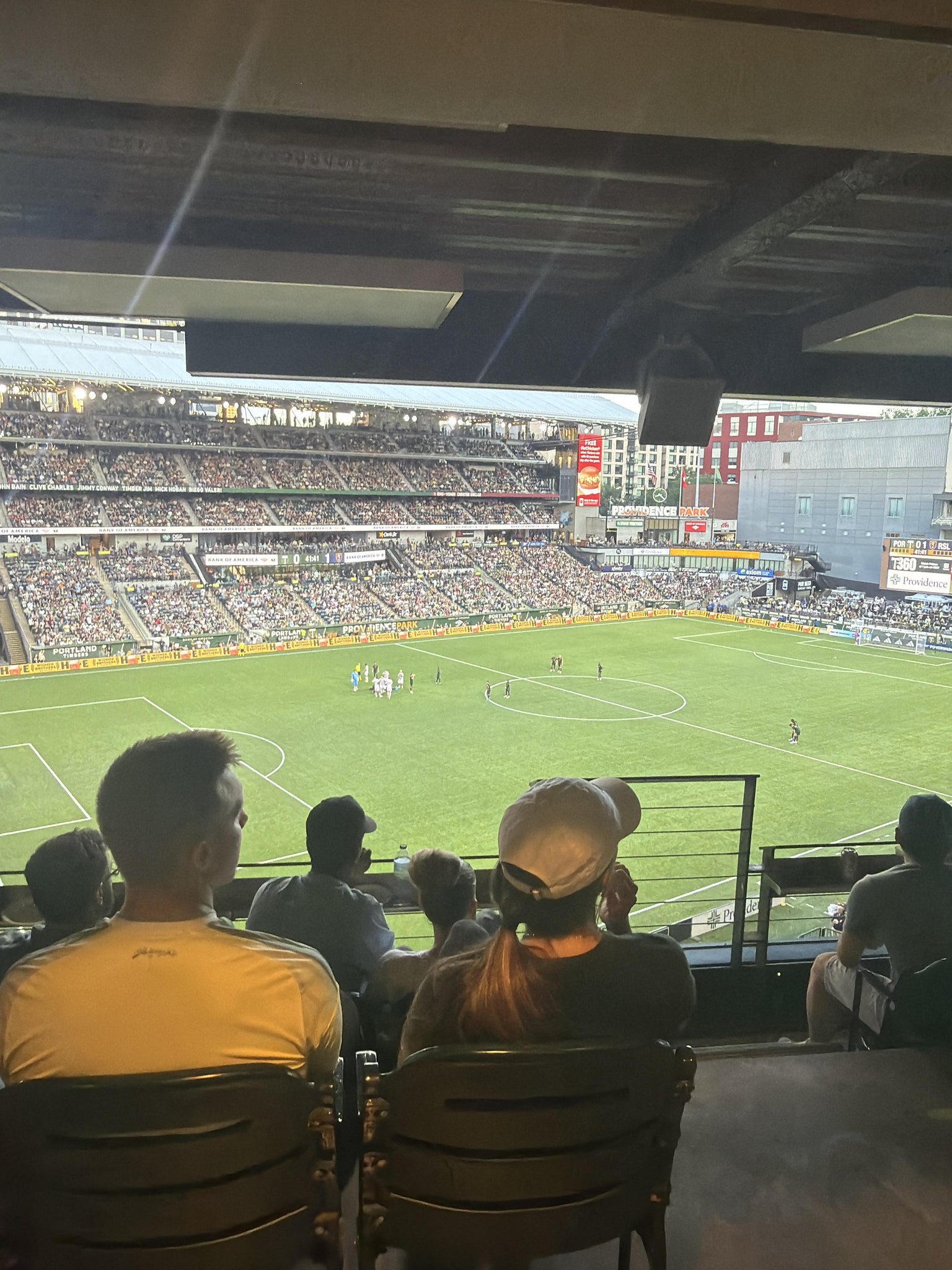 Vue réelle des fans prise de la Suite 21 au site Providence Park par Kyle C