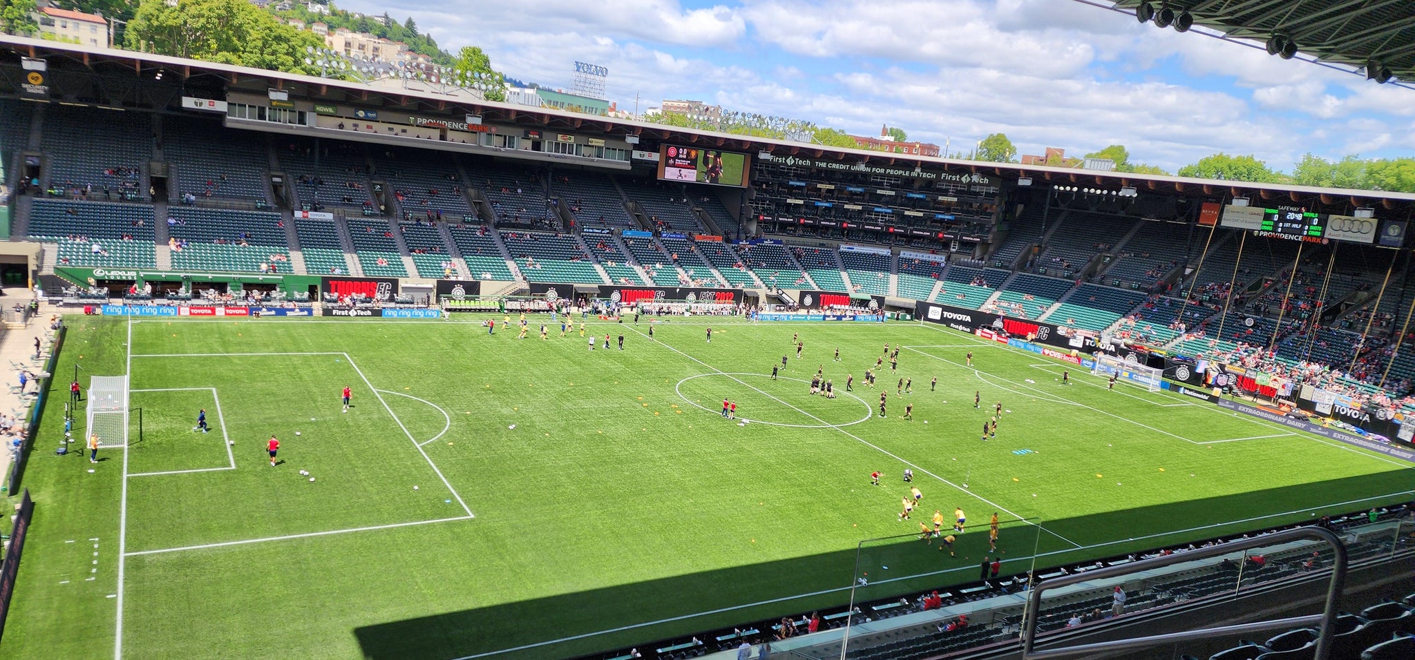Vue réelle des fans prise de la Toyota Terrace 1 au site Providence Park par Terry B