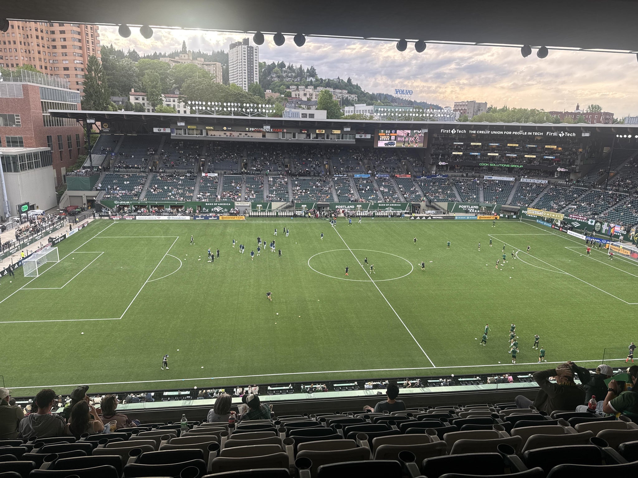 Vue réelle des fans prise de la Toyota Terrace 4 au site Providence Park par Antonio O