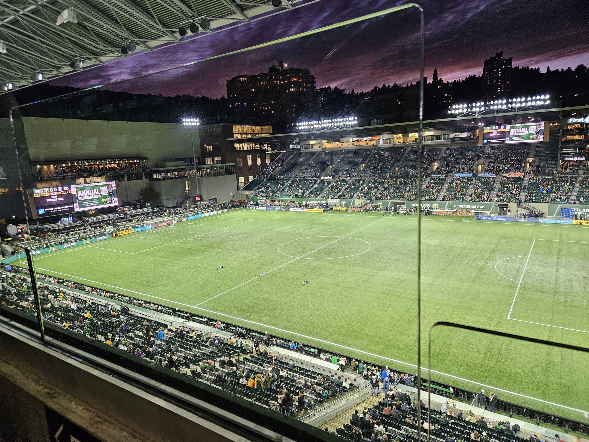 Vue réelle des fans prise de la Toyota Terrace East 9 au site Providence Park par Courtney B