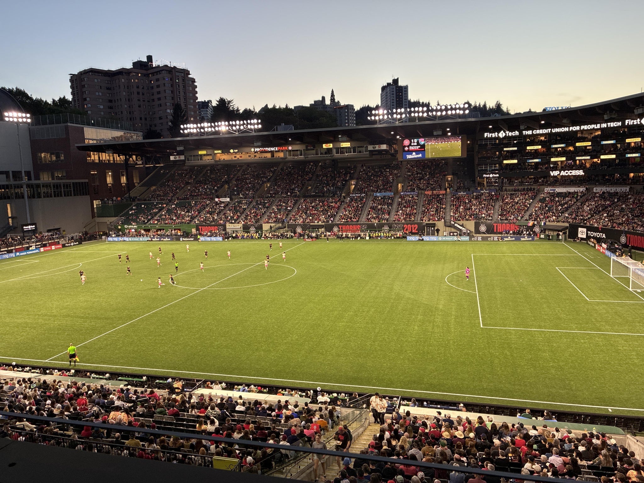 Vue réelle des fans prise de la Section TR 8 au site Providence Park par Ryan W
