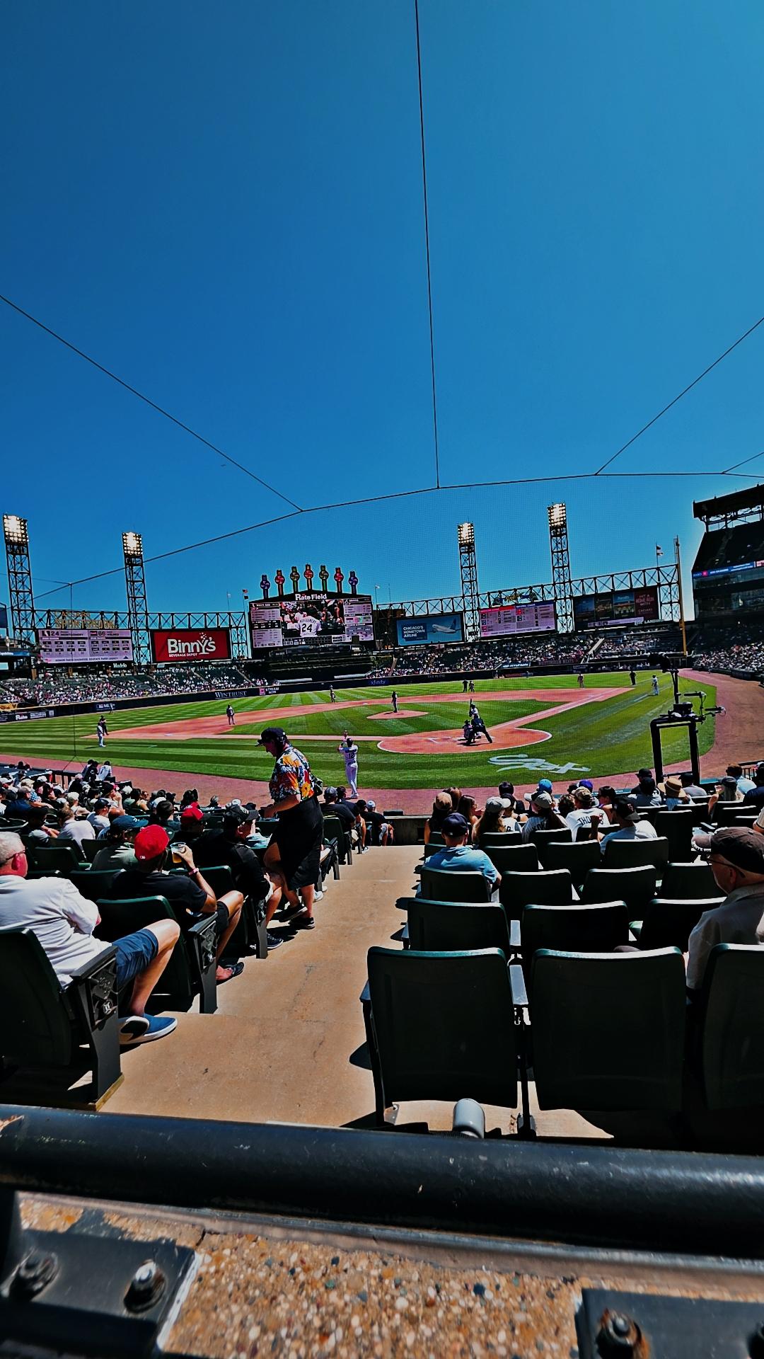 Vue réelle des fans prise de la Section 133 au site Rate Field par Anthony P